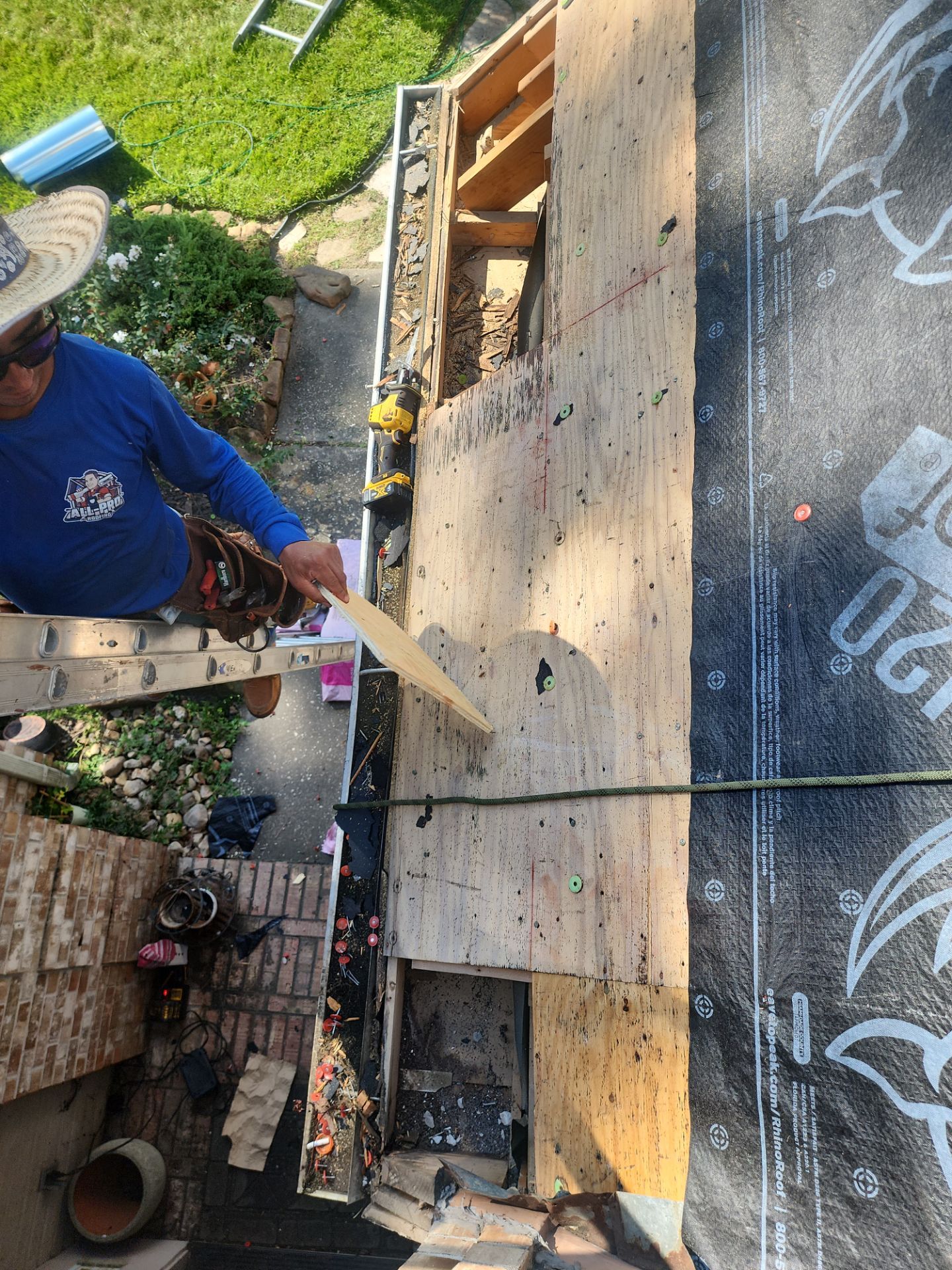 Residential Roofing Installation using Owen's Corning Duration (Lifetime) Shingles by Roof Repair Company