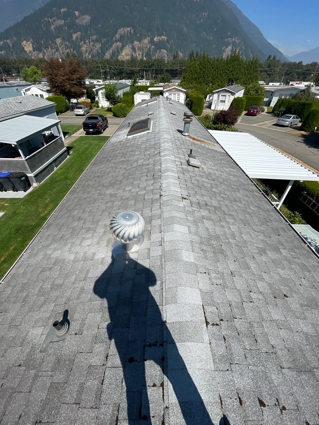 Residential Roofing Installation using OC Oakridge shingles by Top Notch Roofing Inc