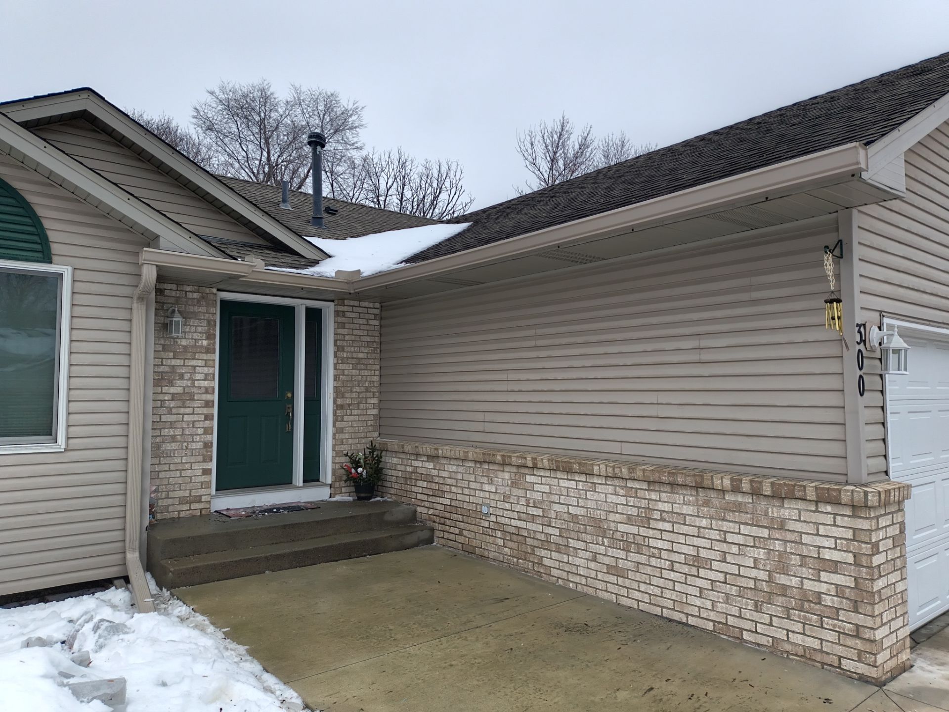 Residential Seamless Gutter and Gutter Guard Installation in Buffalo by Next Level Seamless Gutters / Exteriors Inc.