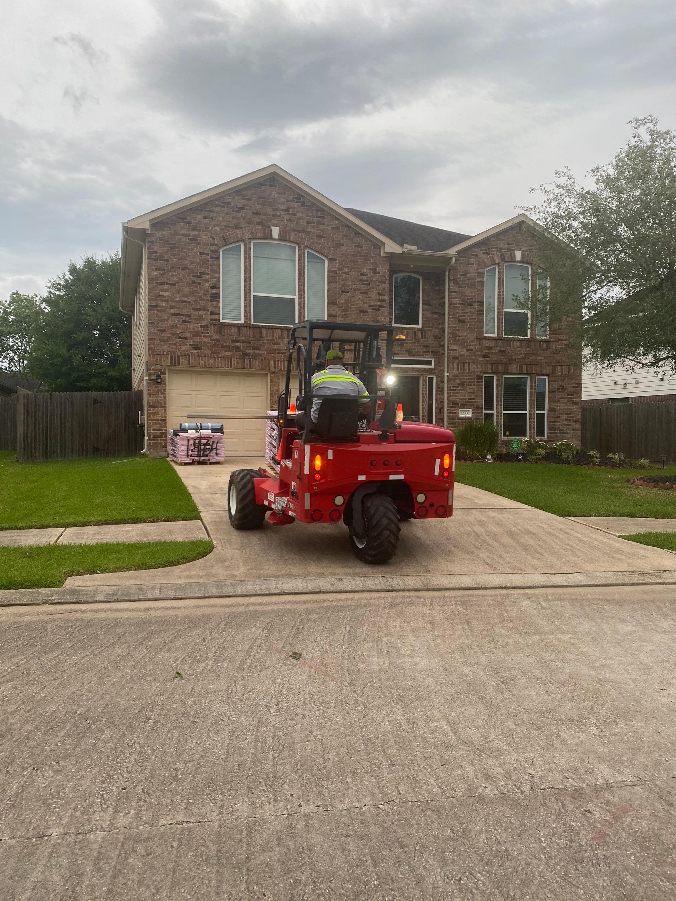 OC Duration Estate Gray by HHH Roofing & Construction