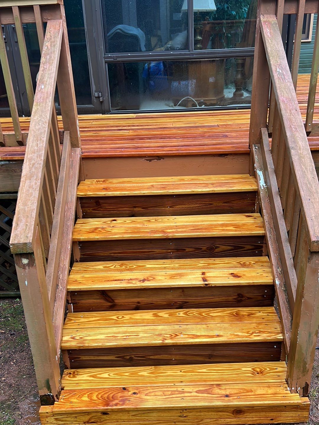 Weathered Deck using AcryFin by DuraSeal