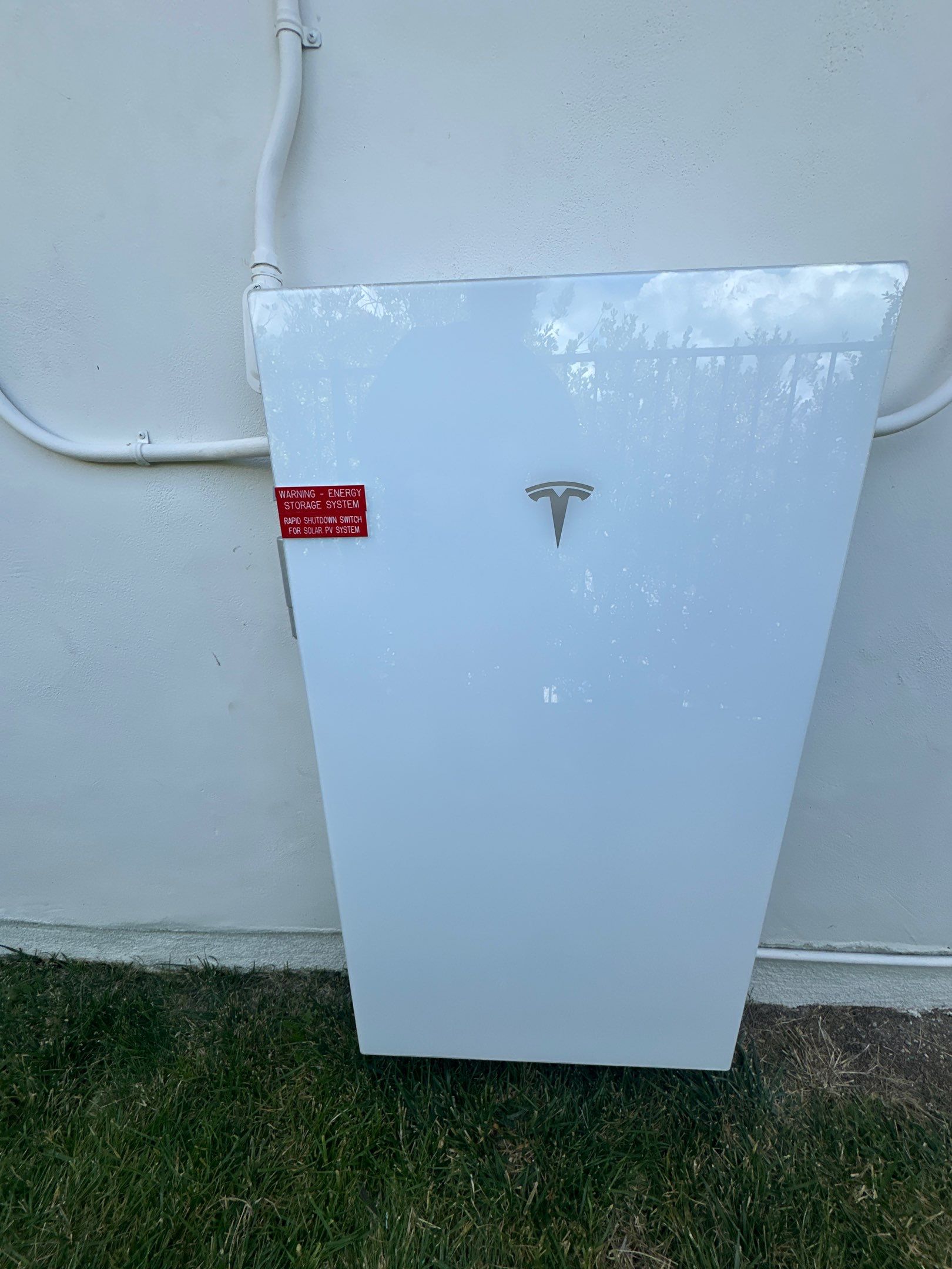 Solar and Battery Installation in Calabasas with Tesla Powerwalls by AWS Solar