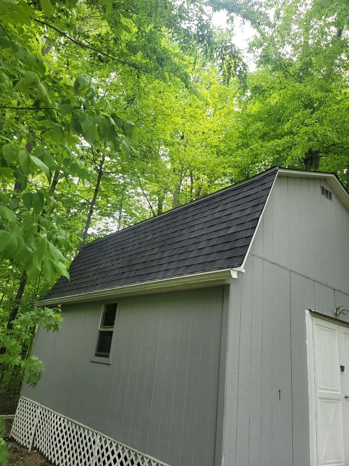 Brand: Atlas Pinnacle Color: Pristine Scotchgarde Black Shadow Drip: White by Eagle Eye Roofing