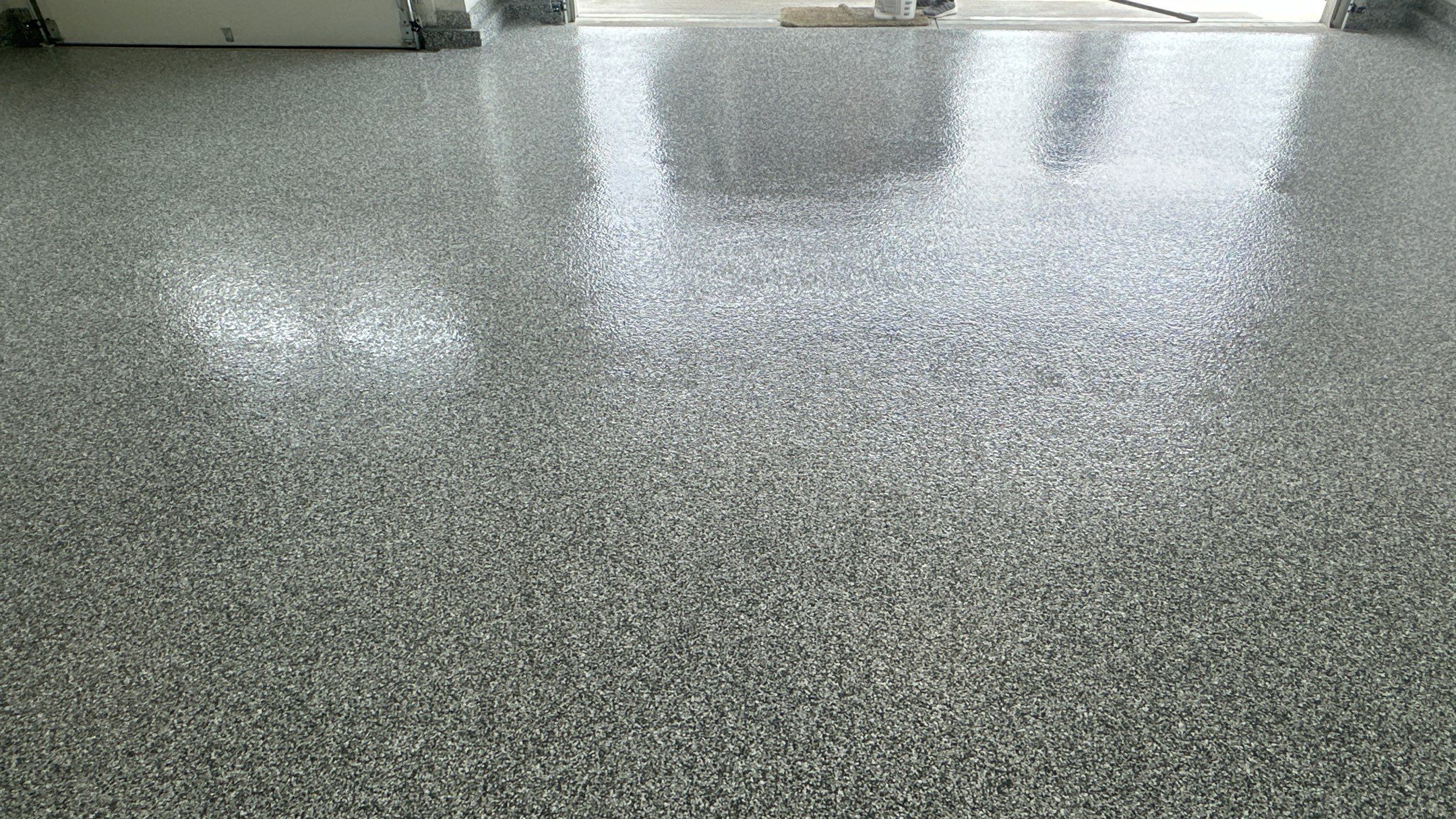 Stonhenge flake floors just look great. Wow!!! by Banner Garage