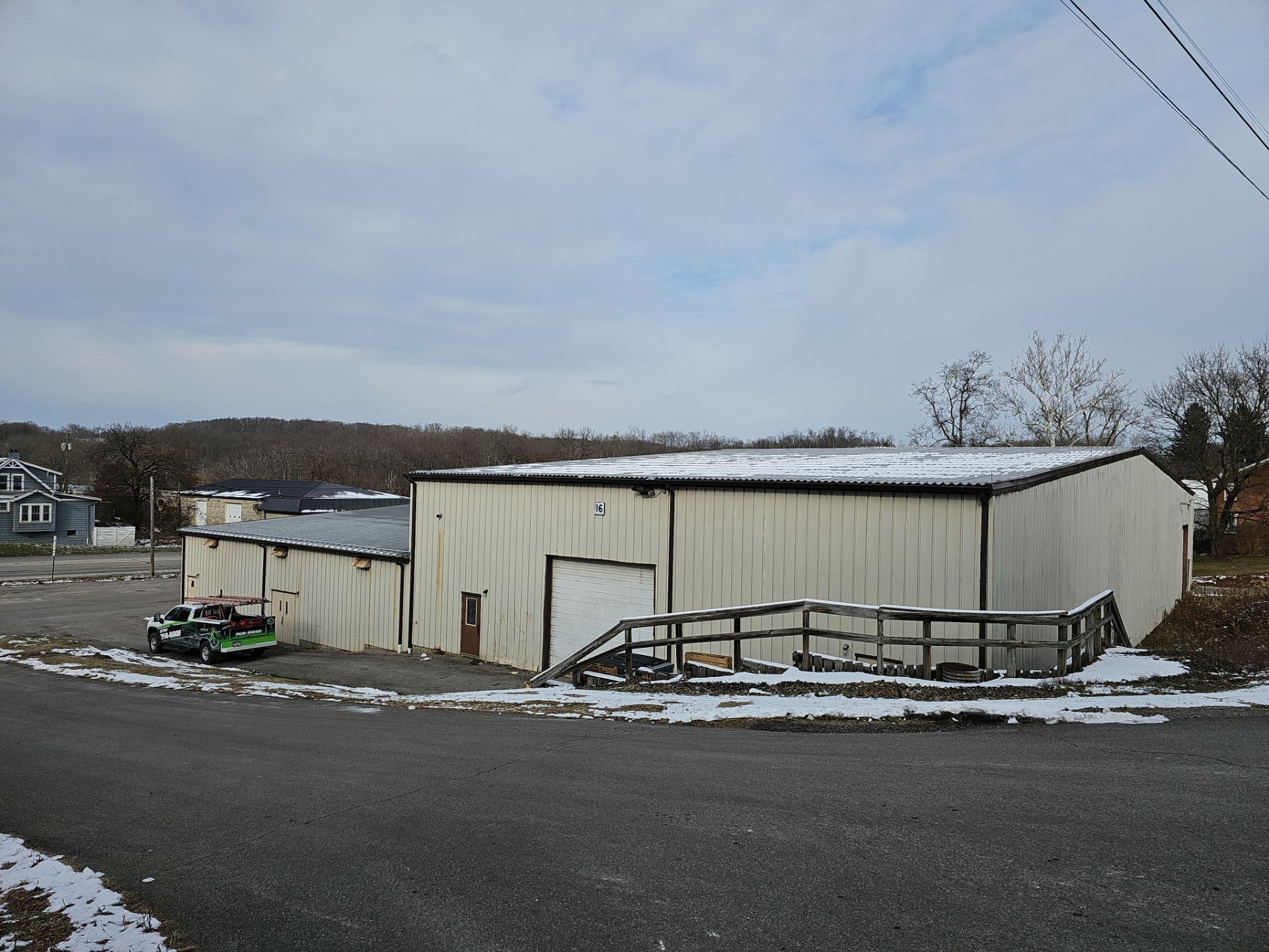 HP Starr For Lezzer Lumber  by 768 ROOF, LLC.