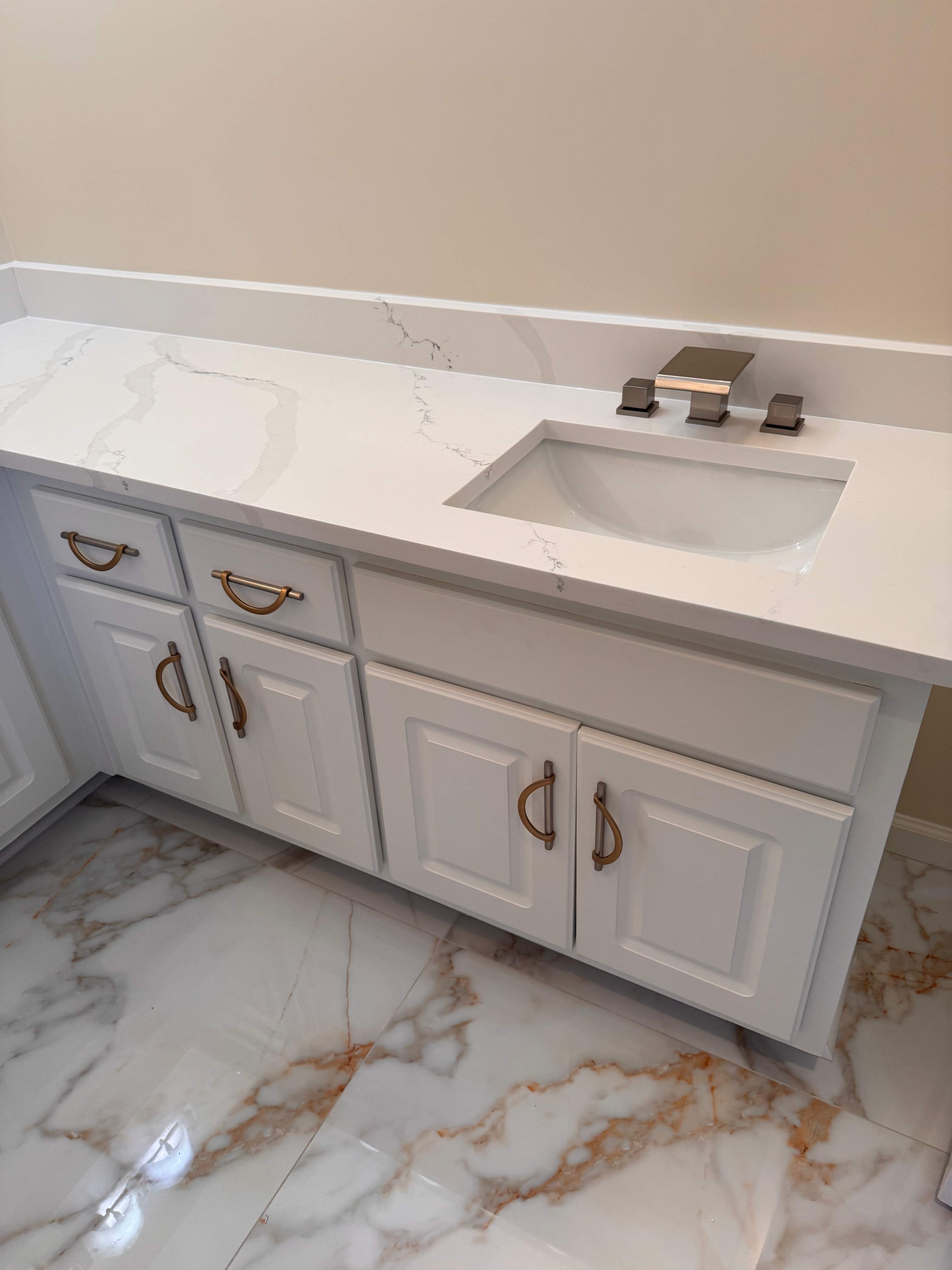 Master bathroom renovation by Prudencio