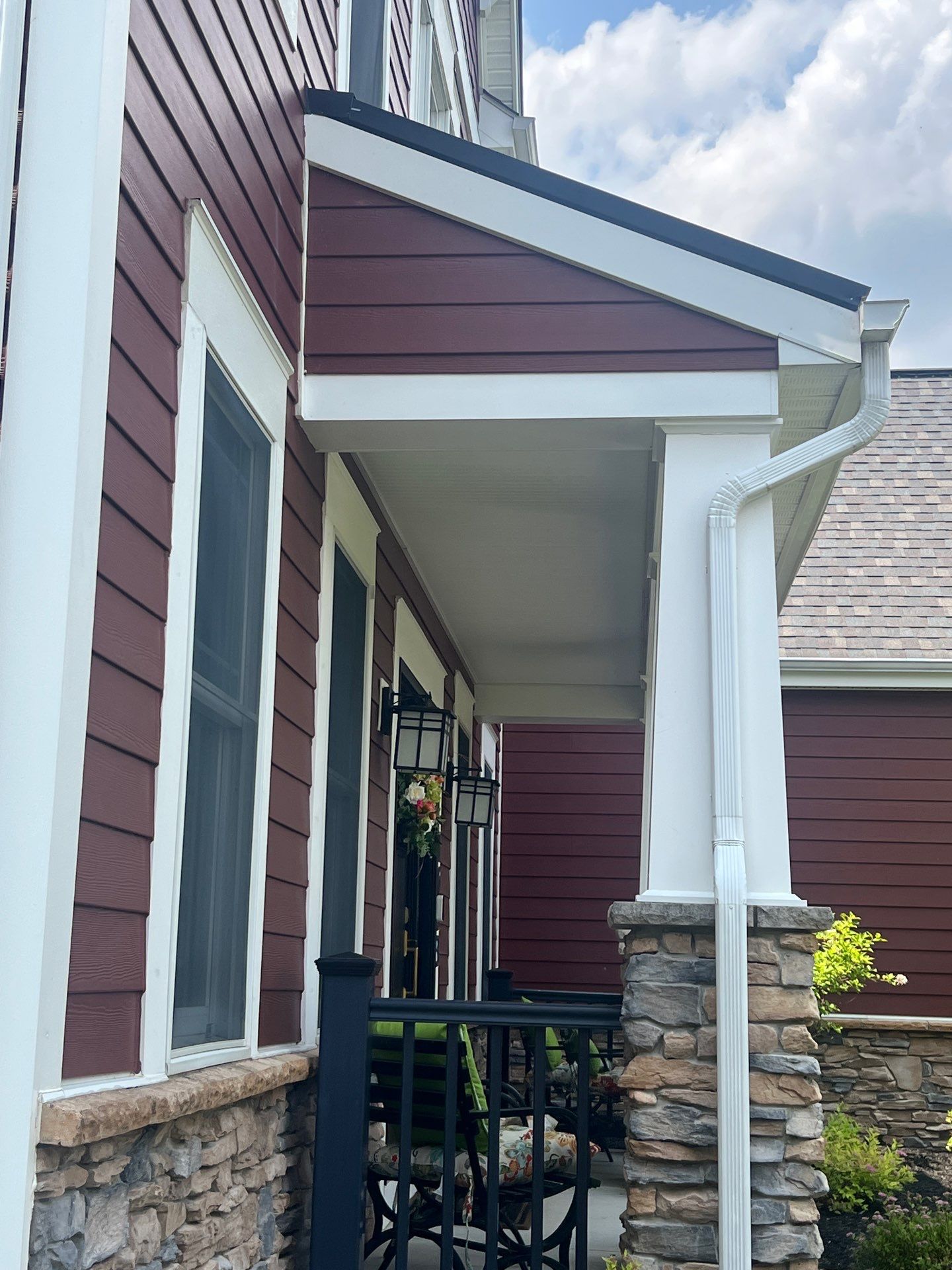 Countrylane Red James Hardie Siding Replacement in Franklin Park by Knockout Home Solutions