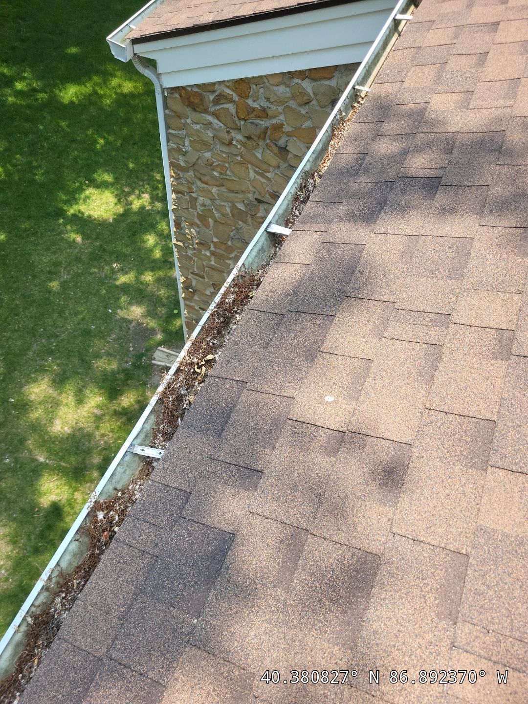 HOA gutter cleaning before
