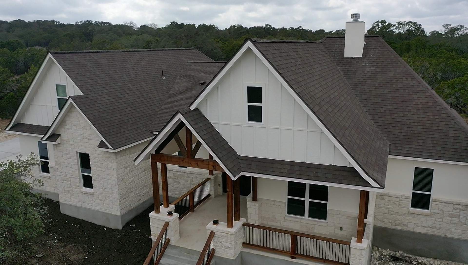 New Home Construction using Owens Corning 30 year Architectural Shingles by Premier Roofing and Contracting