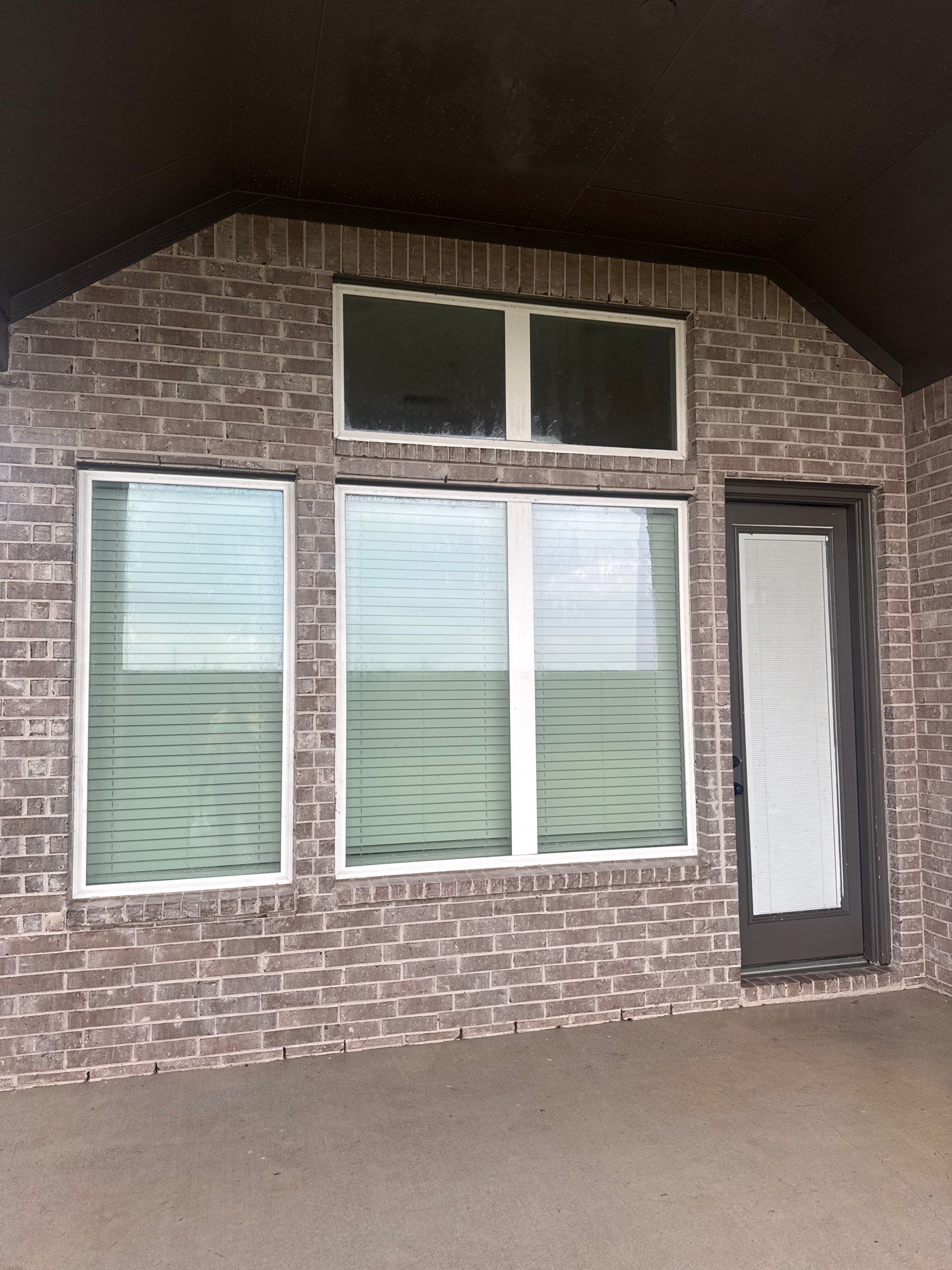 Comprehensive House Wash and Window Cleaning in Rosenberg by Zeal Power Washing