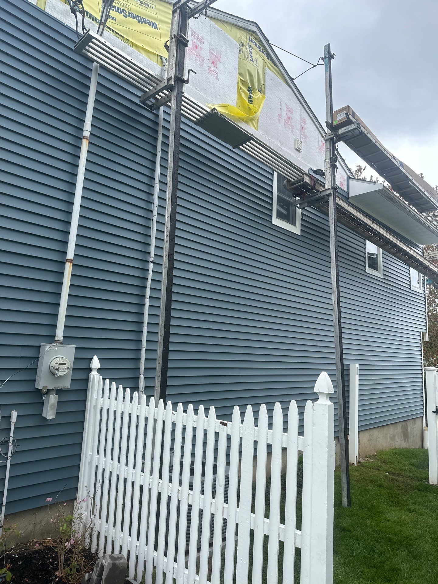 Siding Installation using Certainteed Cedar Impressions Straight Edge Perfection Shingles - D7 - Pacific Blue by A Plus Exterior