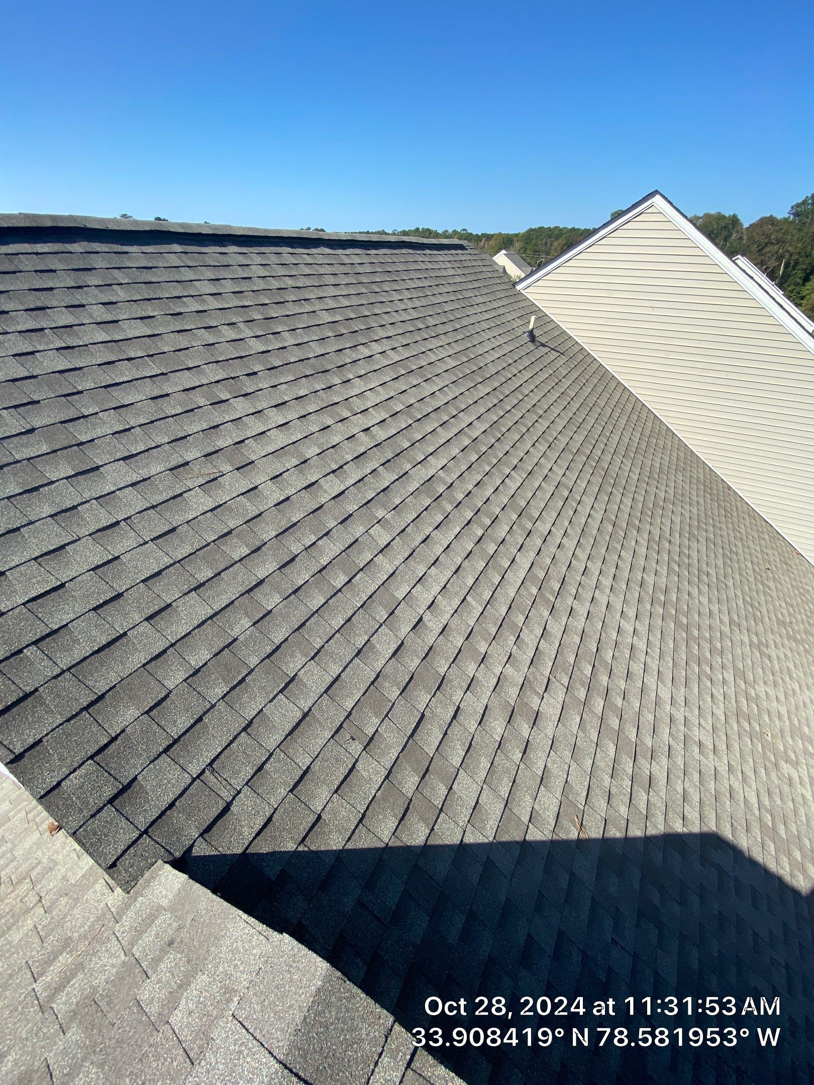 GAF HDZ - Weathered Wood by Linta Roofing Inc