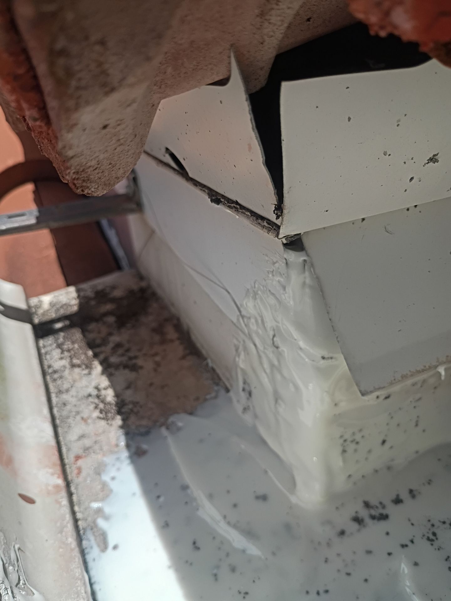 Aluminum Seamless Gutters using seal gutters in Fort Myers FL by Gutter Professors