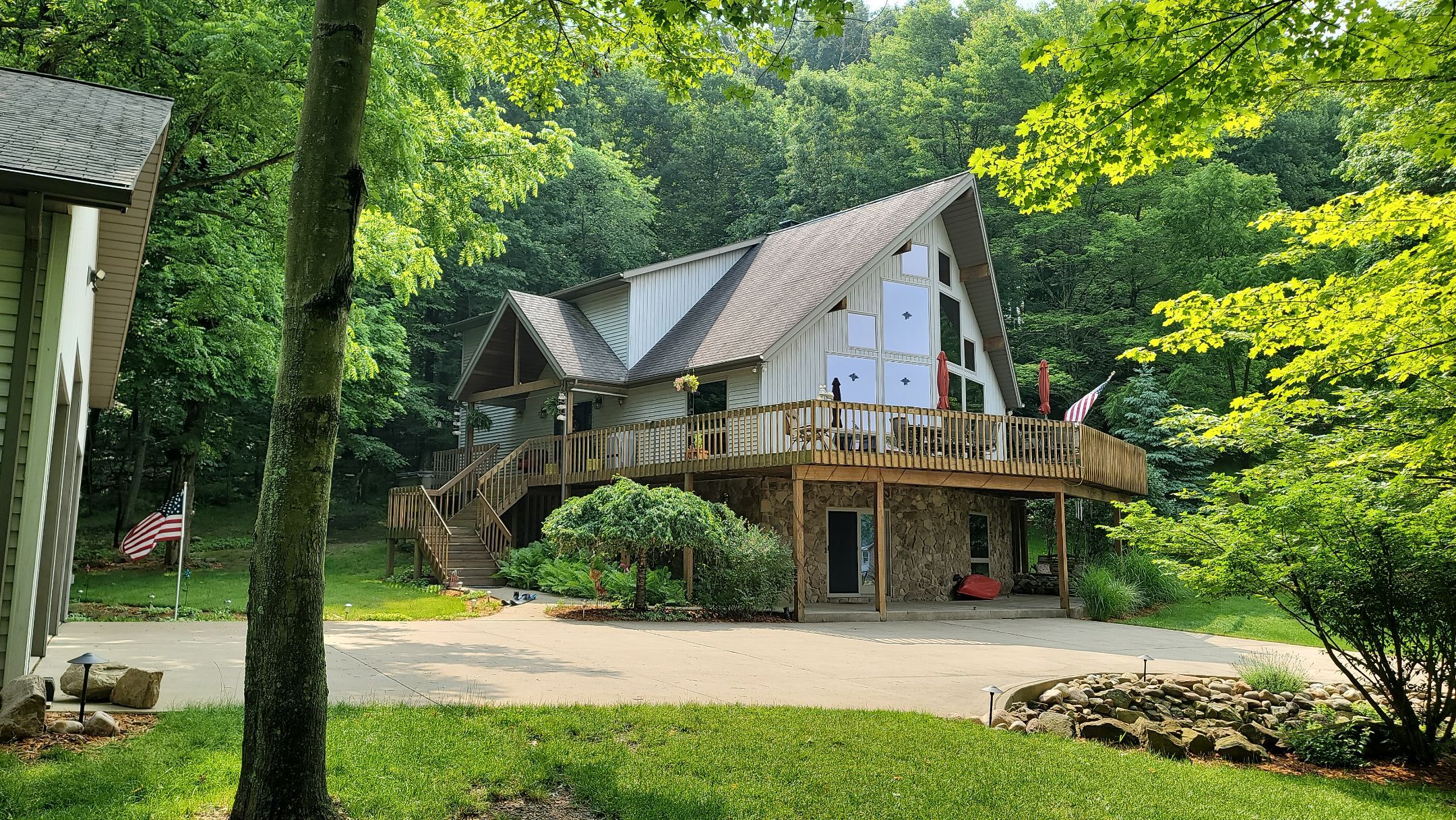 Owens Corning Color: Williamsburg Gray by Eagle Eye Roofing