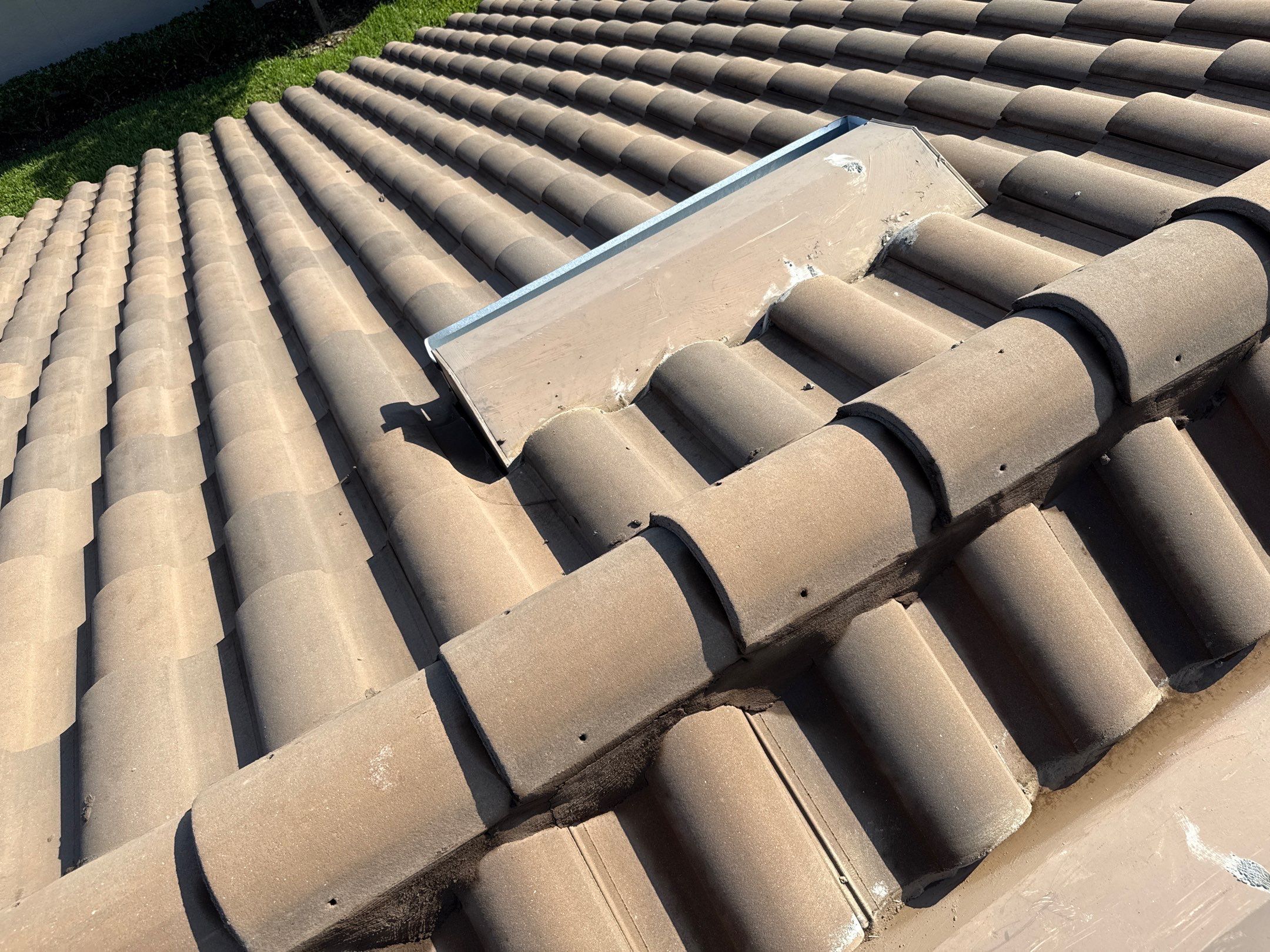 Concrete Tile Roof, Paver Driveway & Lanai Cleaning – Artisan Lakes Esplanade, Palmetto, FL by Sunshine AquaWash