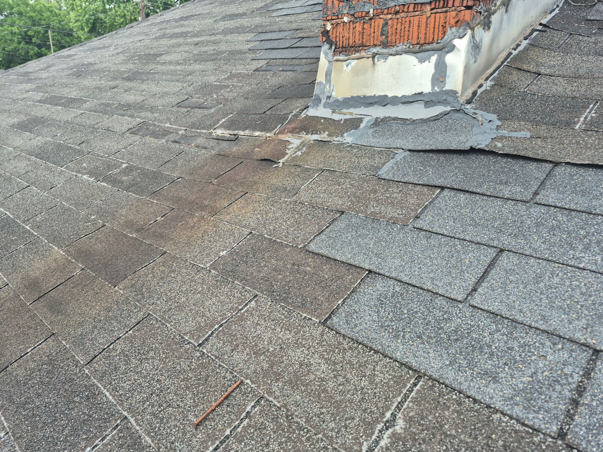 Matte Black Elegance: IKO Dynasty Roof Transformation in Ashland, KY by Mr. Roofer