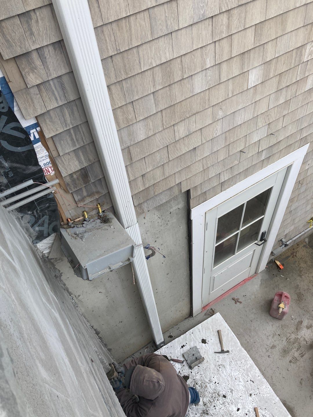 Gutter Installation using 6" K-Style Aluminum Gutter at the Sacconnesset Golf Club by Gutter Pro Enterprises