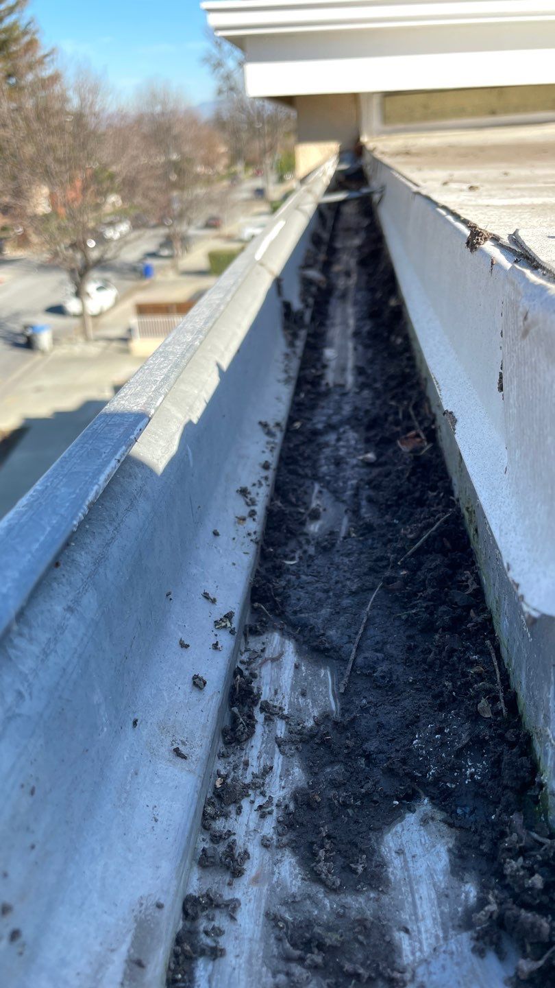 12-Unit HOA Gutter Cleaning in San Jose by All One Solar Shine
