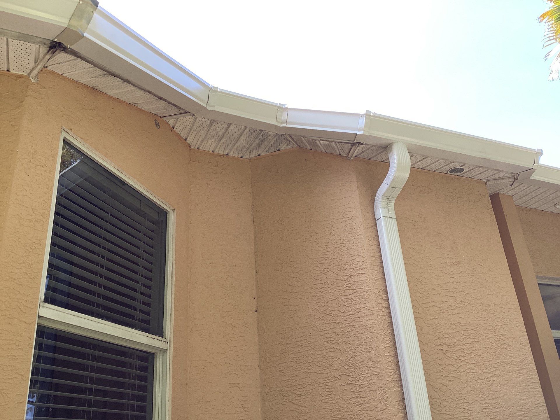 6 Inch Seamless Gutters using K-Style Seamless Gutters in Cape Coral FL by Gutter Professors