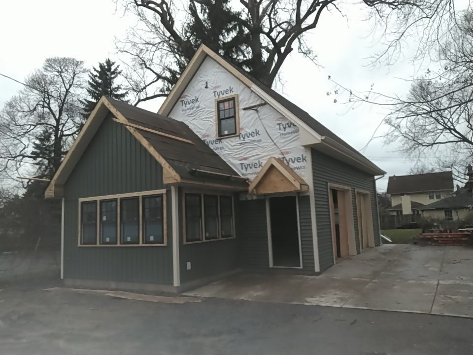 Garage by Ivy Lea Construction