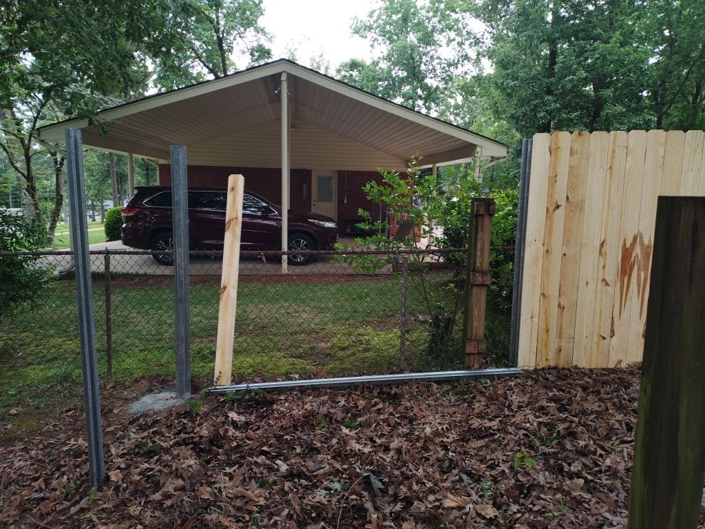 Royal Knoll Lane - Fence Installation  by Pillar and Pine