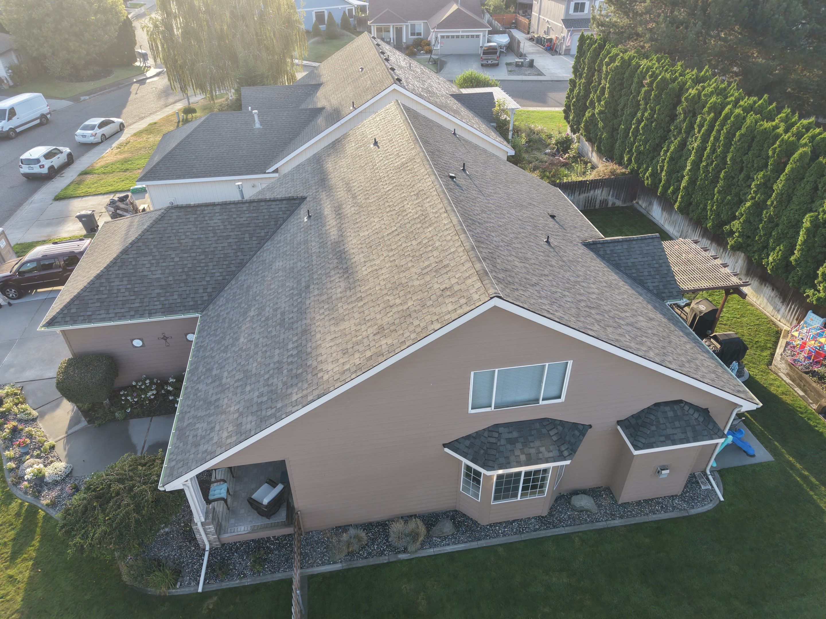 Full Residential Roof Replacement With Architectural Shingles in Kennewick by Alpine Roofing