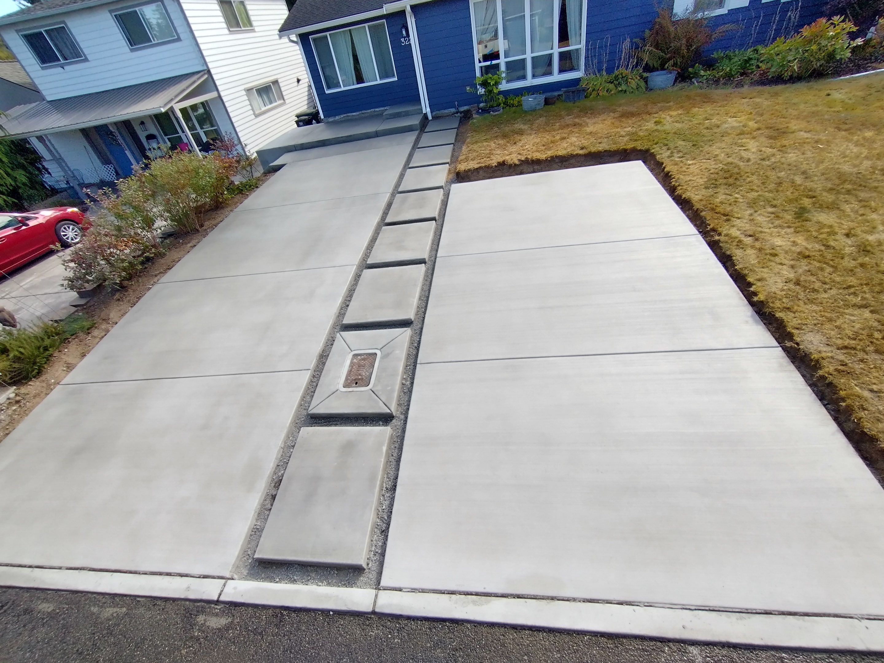 Custom Concrete walkway/Driveway Everett WA by Jireh Asphalt & Concrete Inc 
