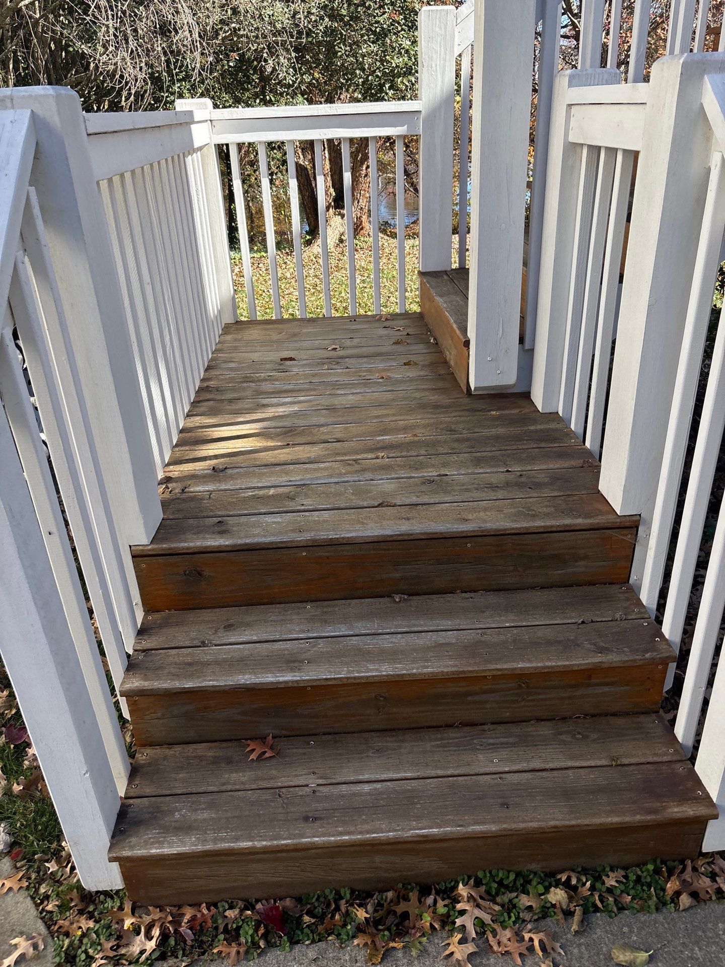 Wood Deck using Wood Sealant by DuraSeal