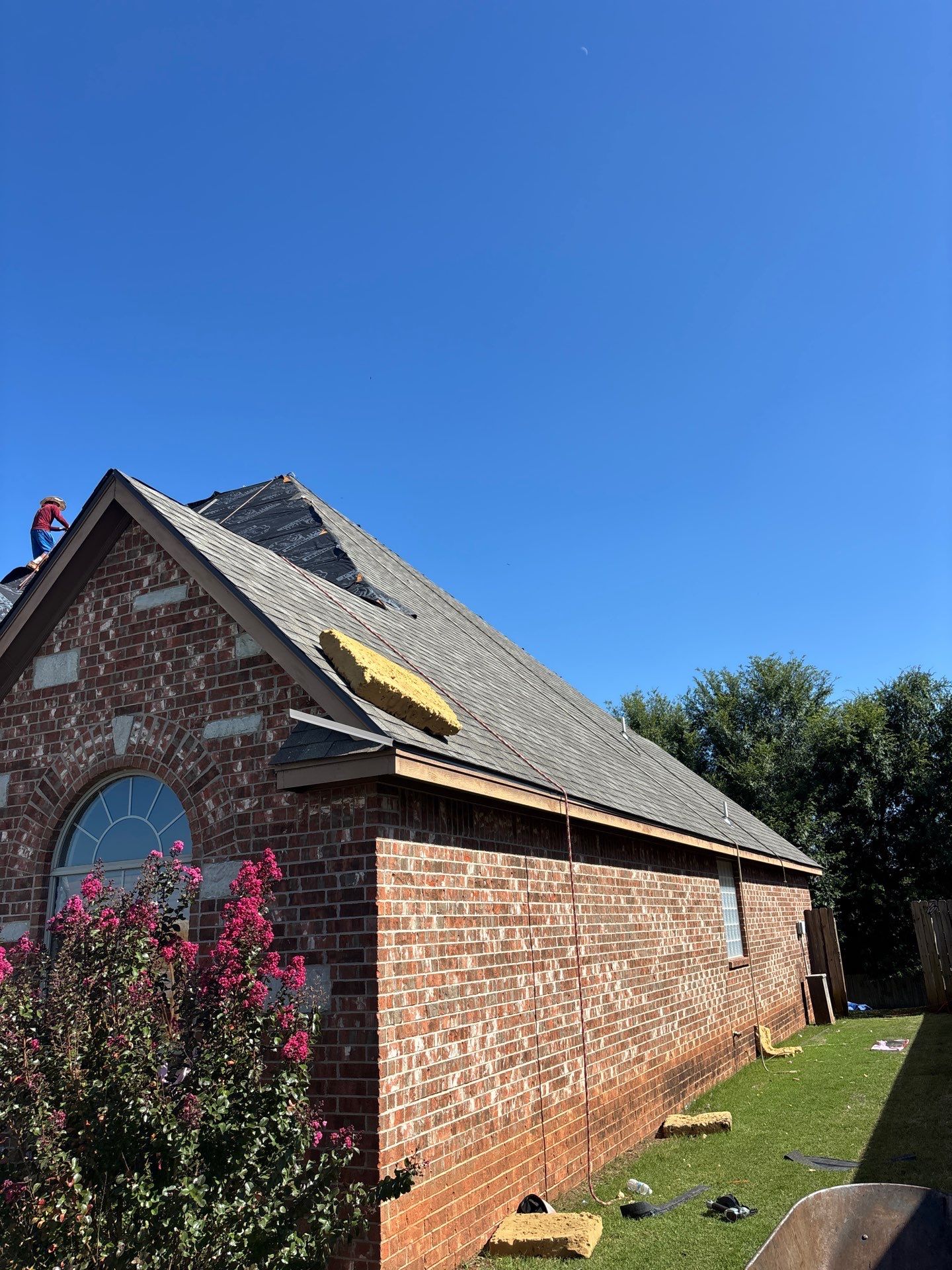 Owens Corning Oakridge - Driftwood by Frontline Roofing and Construction