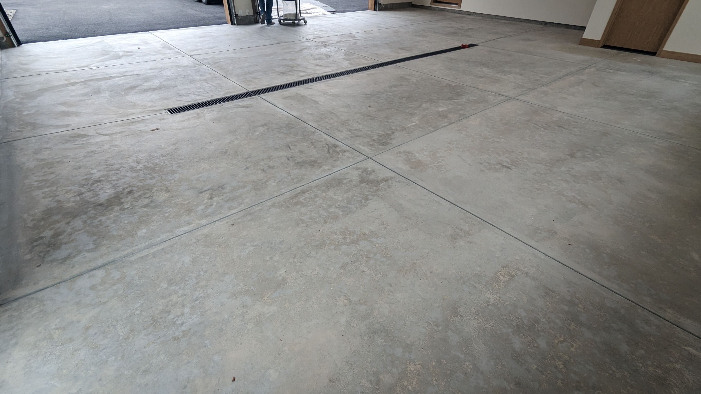 Garage Transformation using Slate Hybrid 1/16" Flake by Croc Coatings, LLC