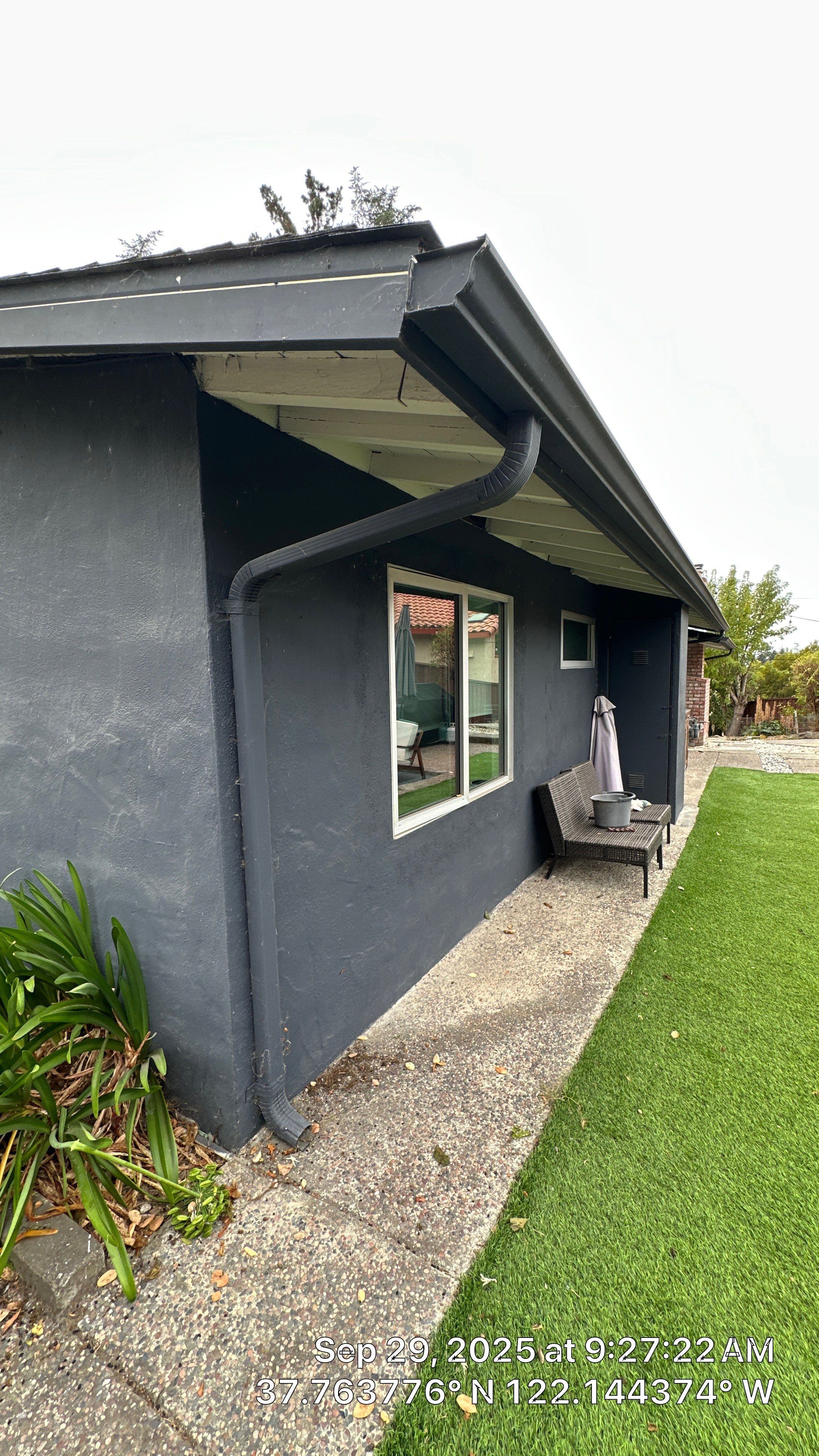 modern painting Exterior modern painting by Herrera’s Bay Area Painting inc.