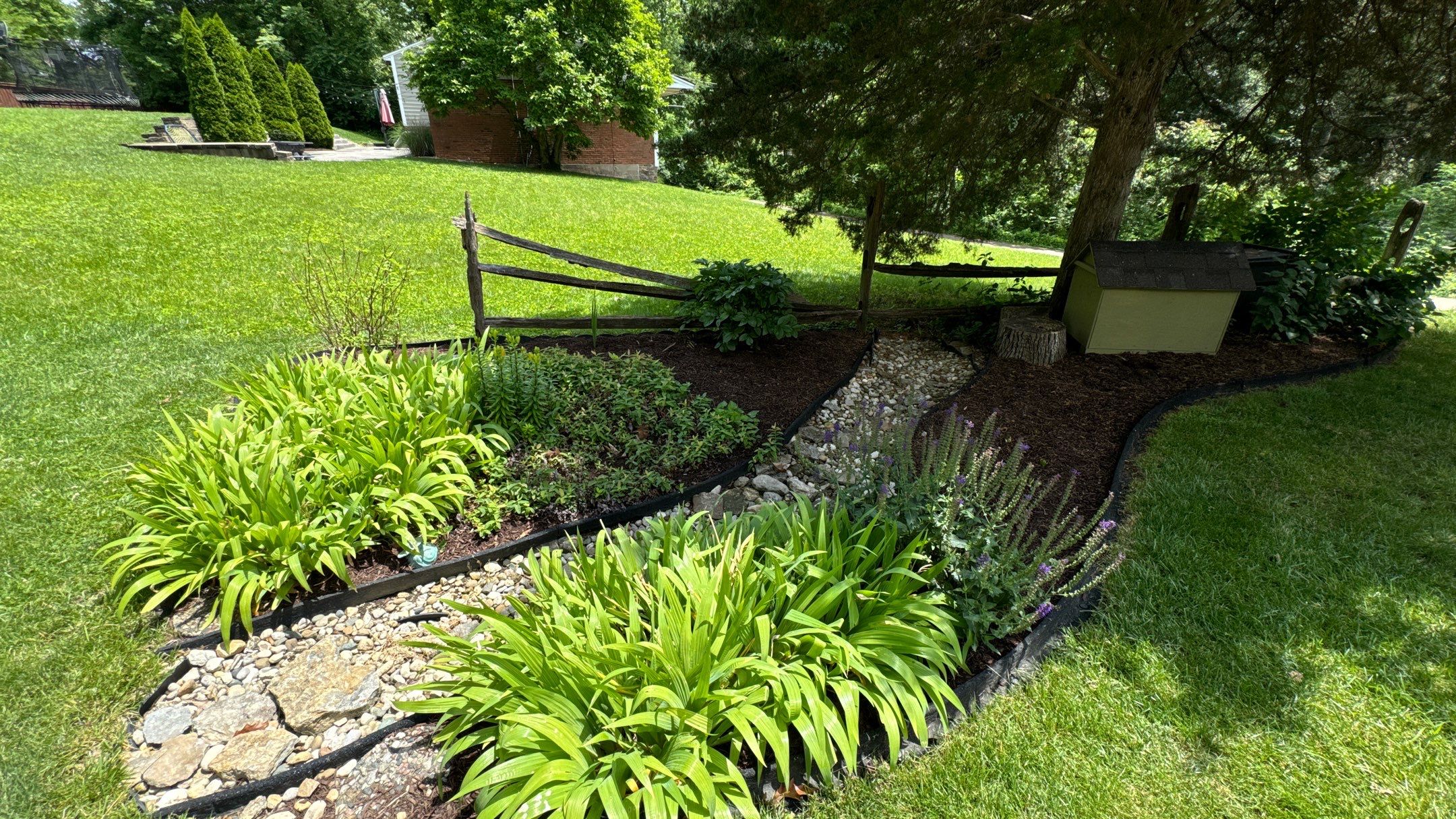 Clean Up, Edge, Prune & Mulch by Reisenberg’s Lawn & Landscape, LLC