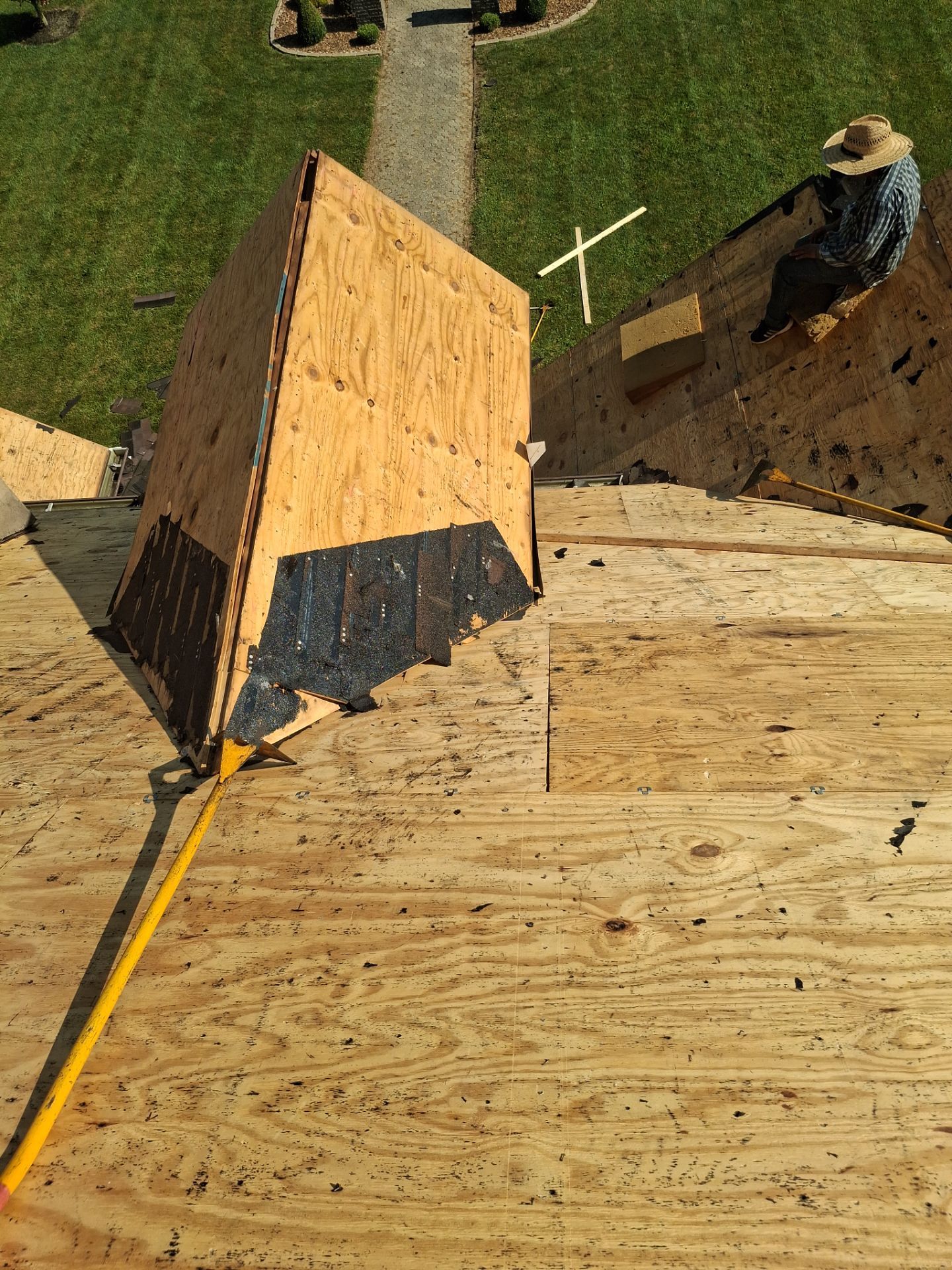 Residential Roofing Installation using GAF Timberline HDZ Charcoal by Rainstoppers Roofing