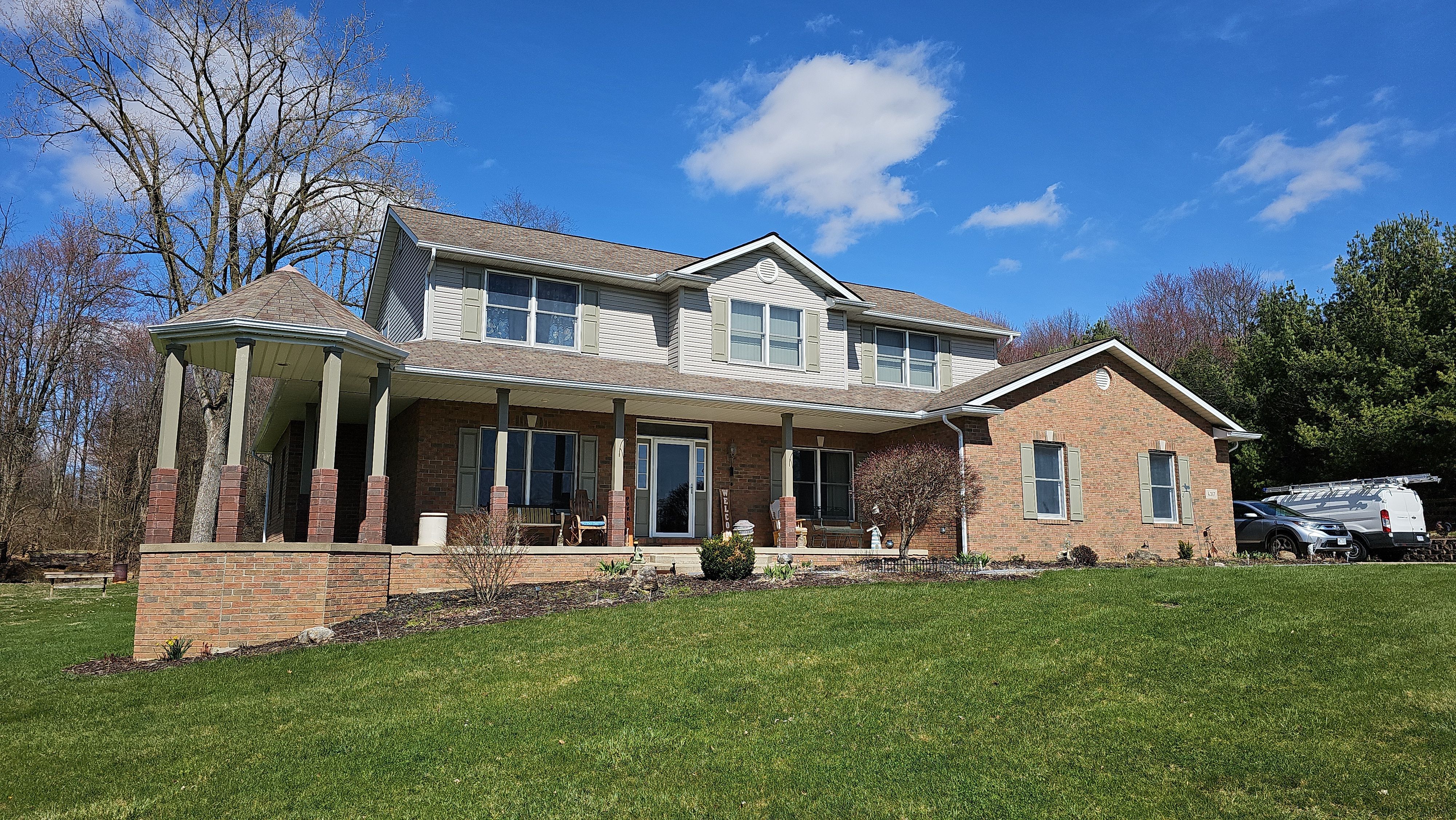 Atlas Pinnacle, Color, Coastal Granite, Drip Edge, Birch White by Eagle Eye Roofing