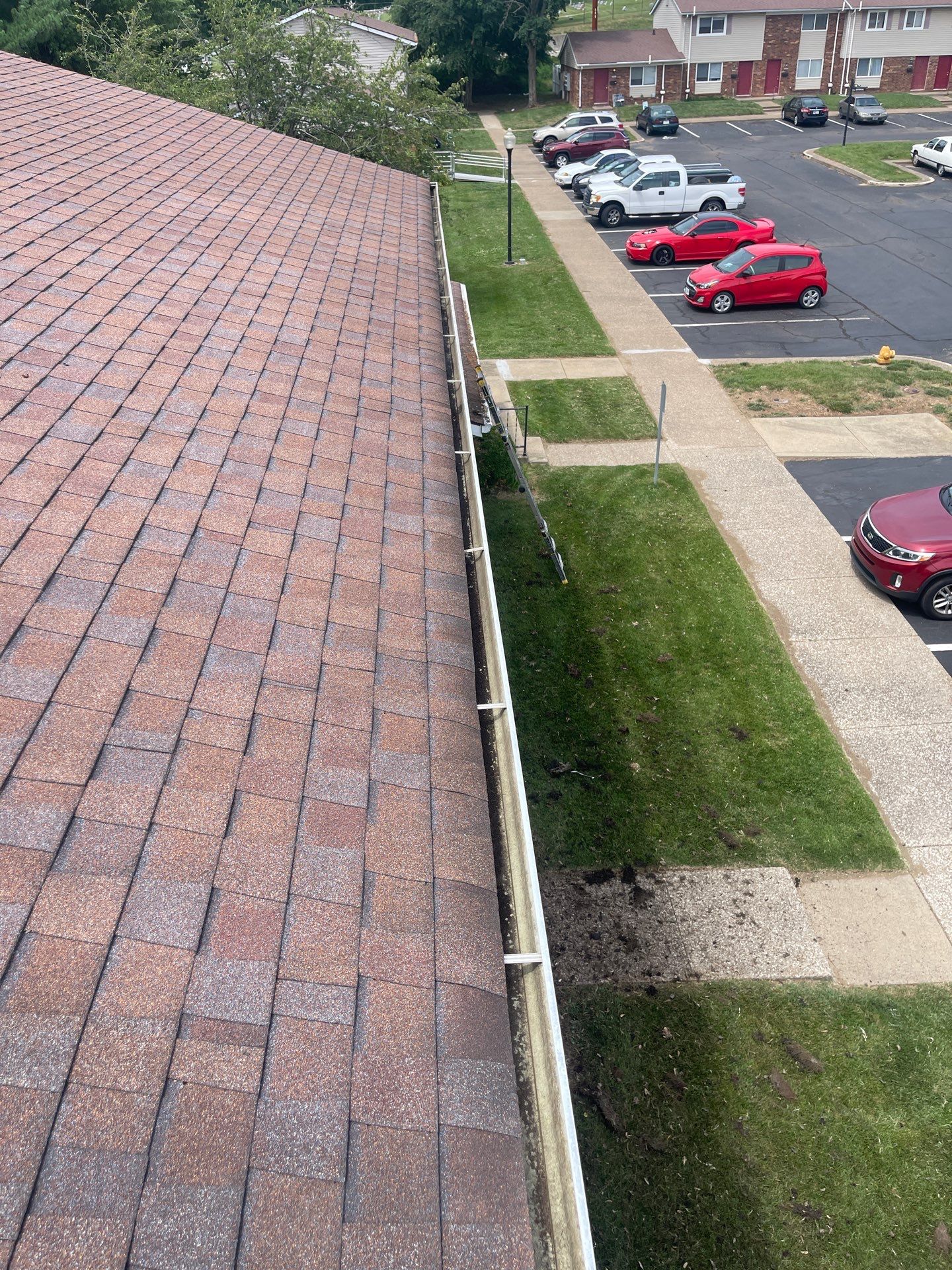 Commercial gutter cleaning Georgia after photo with clean gutters