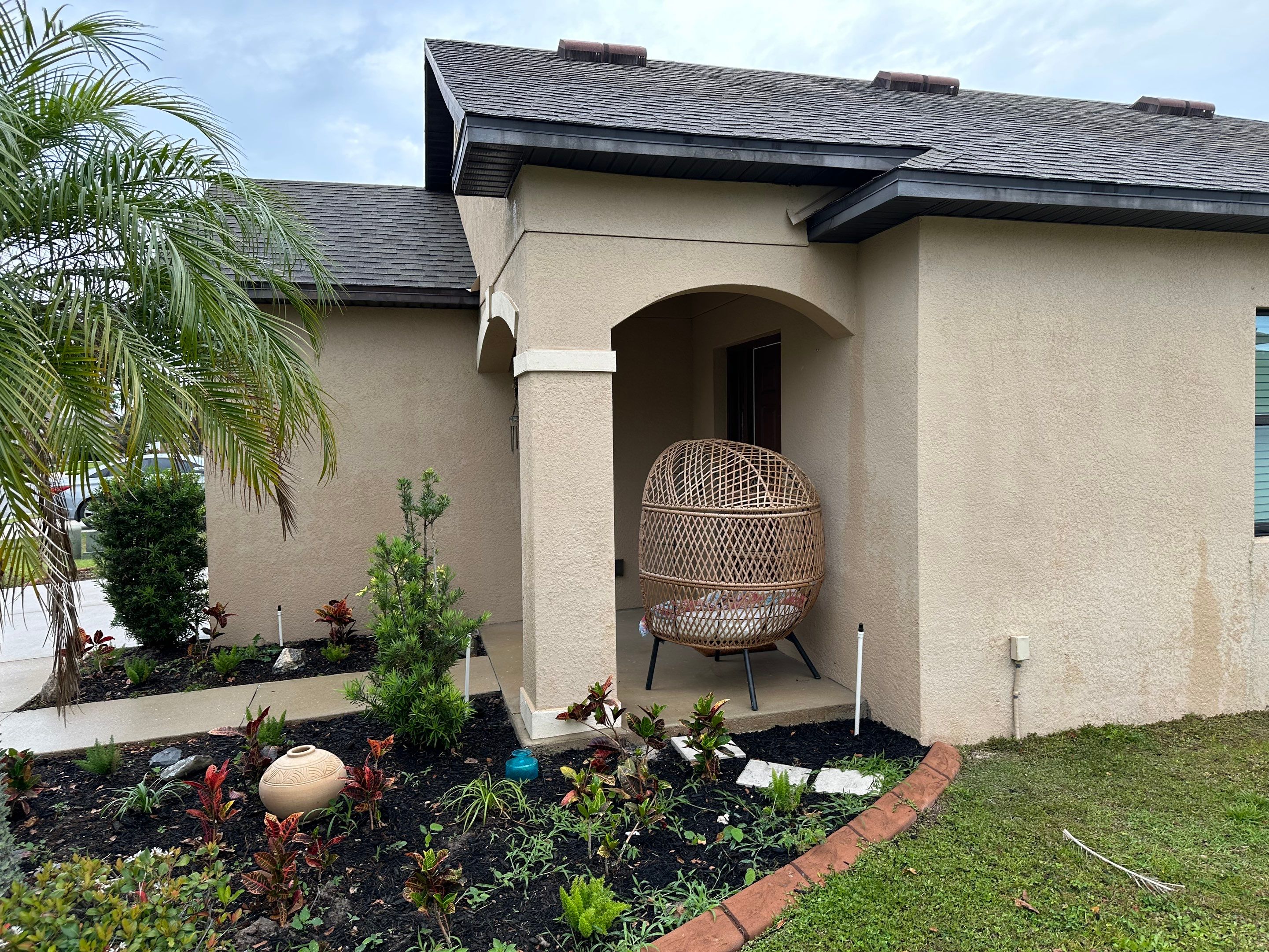 House Wash & Driveway Cleaning in Palmetto Estates Community, Palmetto, FL by Sunshine AquaWash