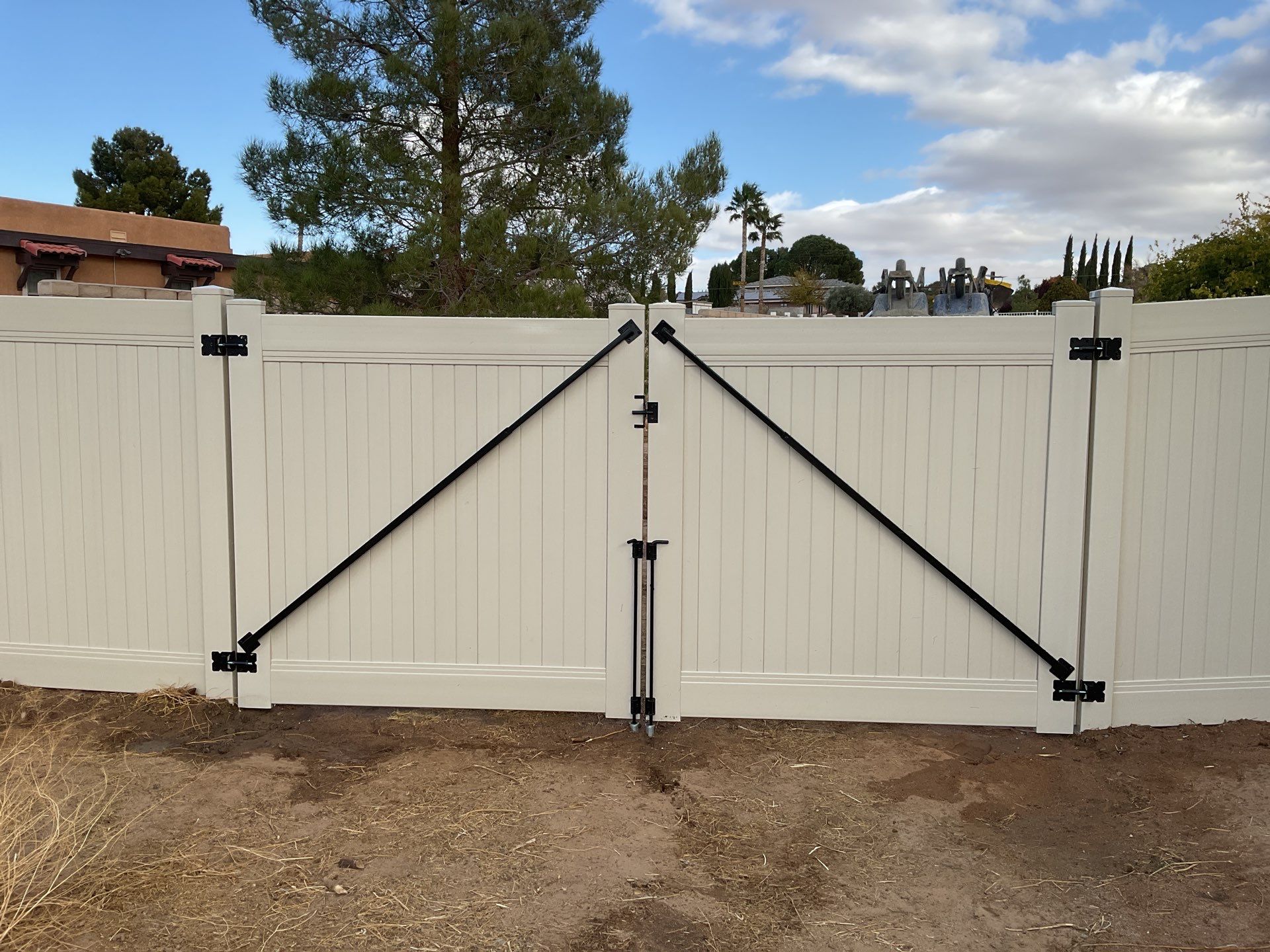 Fence Installation using Vinyl by Fence Guys Inc. 