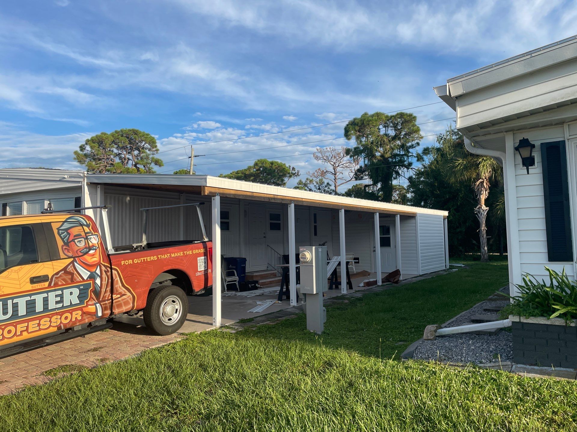 6 inch Aluminum Seamless Gutters in Englewood FL by Gutter Professors