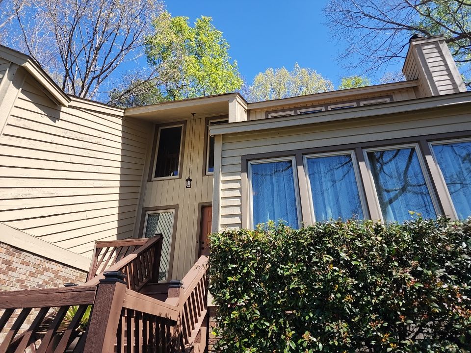 Exterior renovation using James Hardie Siding and Simonton Windows by Indigo State Roofing