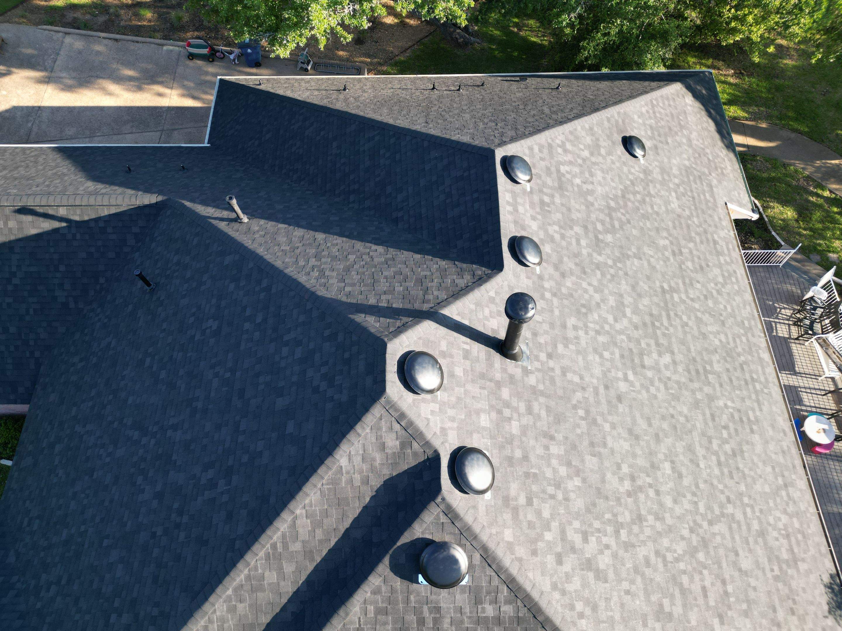 Onyx Black - Owens Corning TruDefinition Duration by RoofsOnly.com