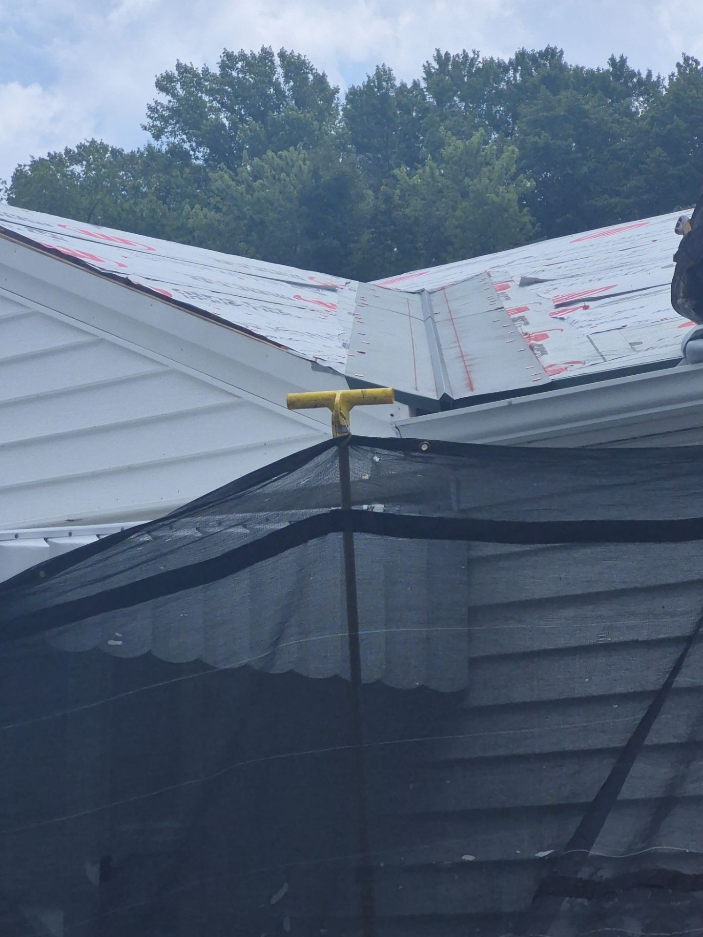 Charleston WV Lifetime Metal Roof Installation – Durable, Energy-Efficient Roofing System by Mr. Roofer