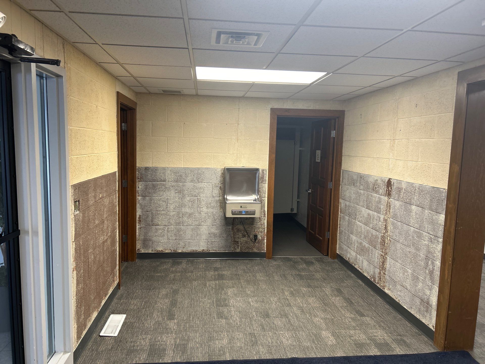 Wallpaper removal and Painting by Gordon Painting