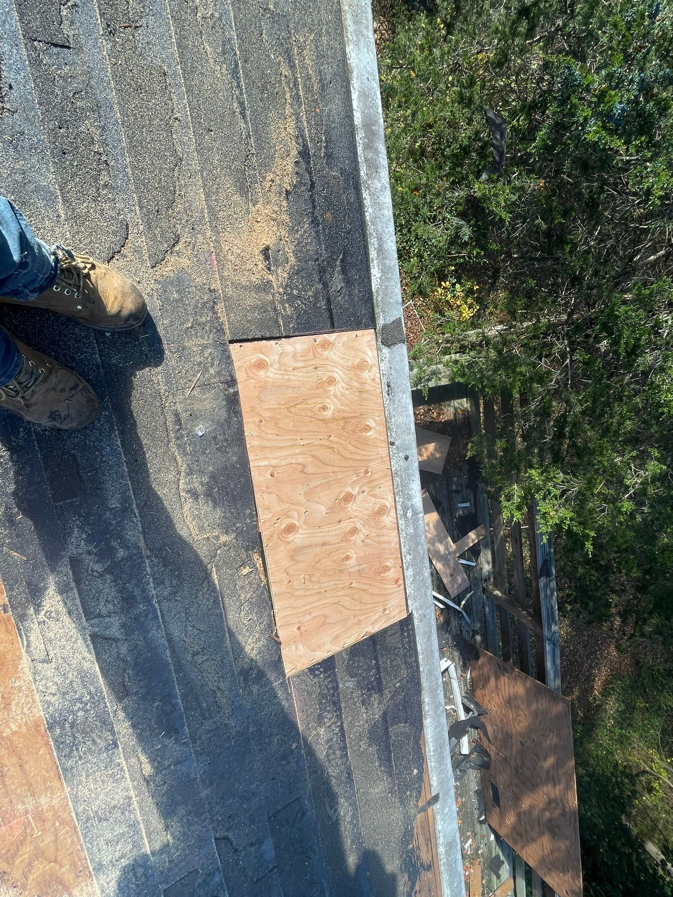 Residential Roofing Installation using Owens Corning TruDefinition Duration AR - Estate Gray & White Double 4 Siding by A Plus Exterior