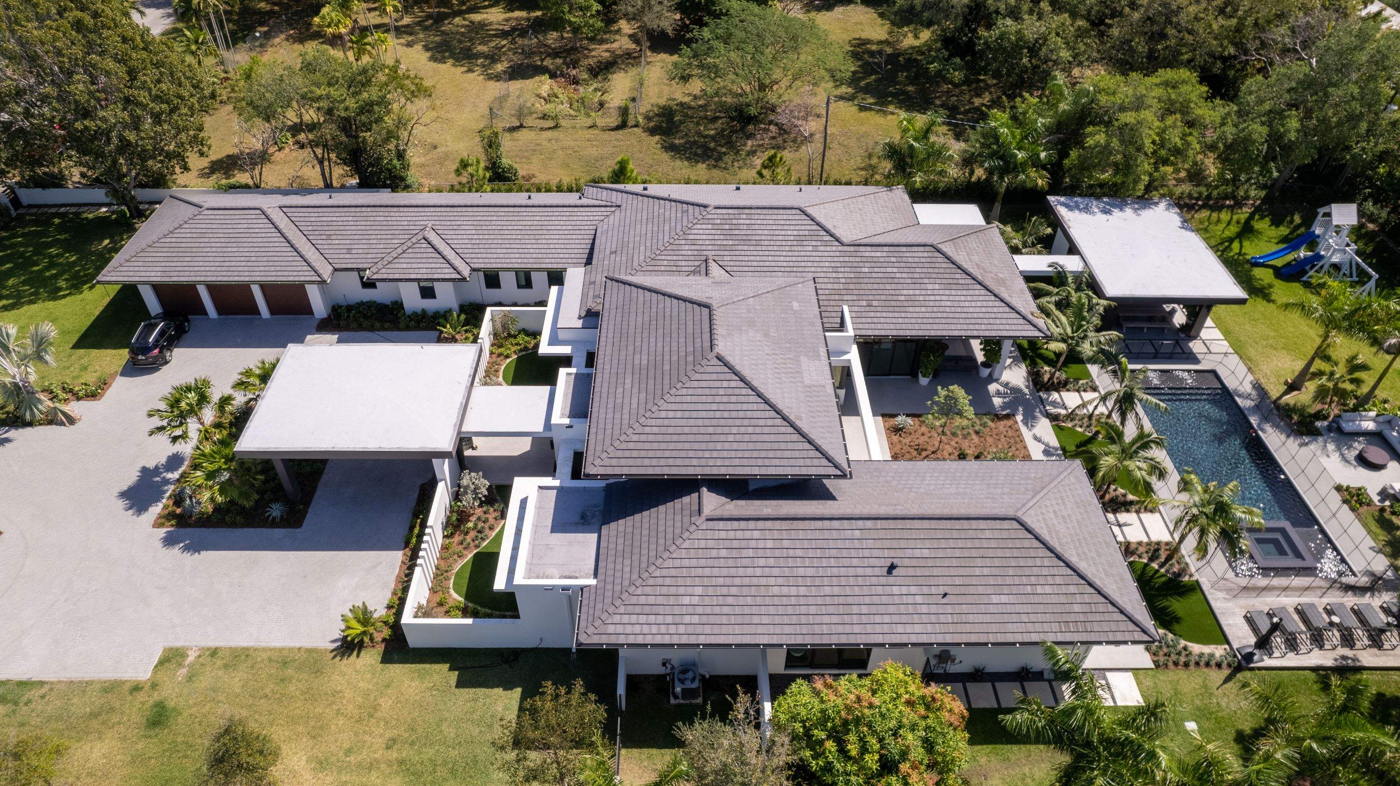 Crown Windsor Slate - Charcoal Black by Istueta Roofing