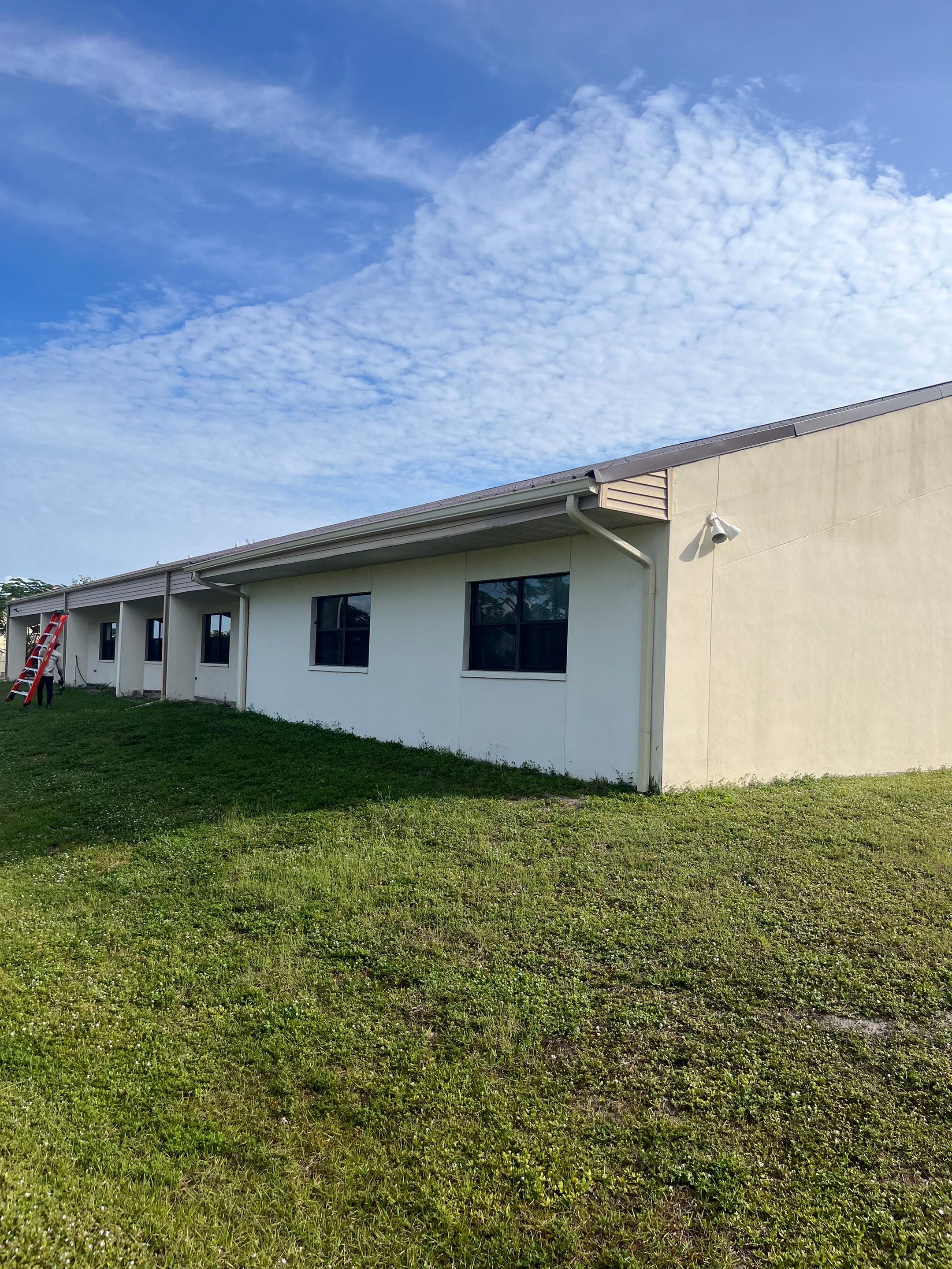 Cameo Gutters using Aluminum Seamless Gutters in Cape Coral FL by Gutter Professors