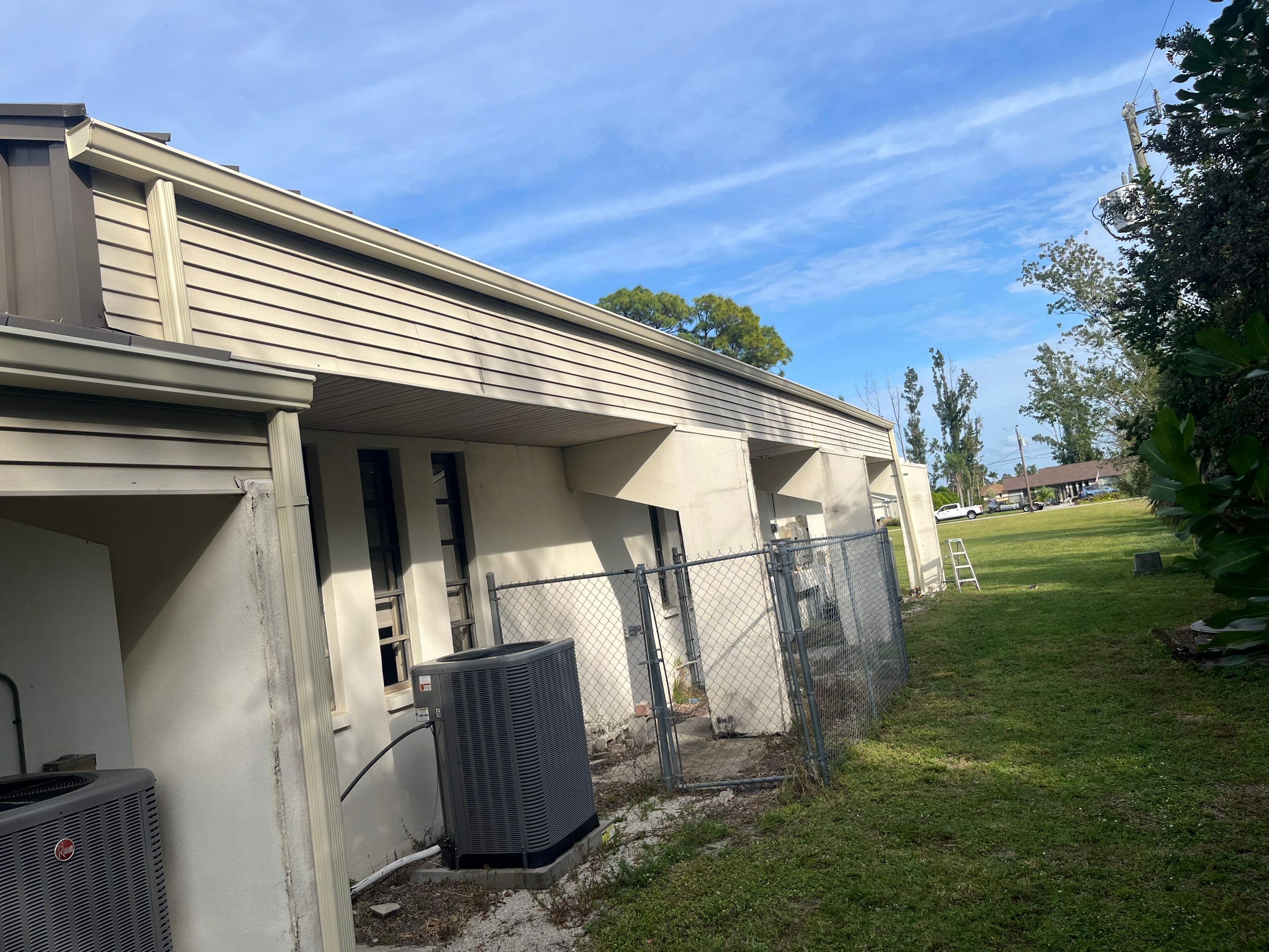 Cameo Gutters using Aluminum Seamless Gutters in Cape Coral FL by Gutter Professors