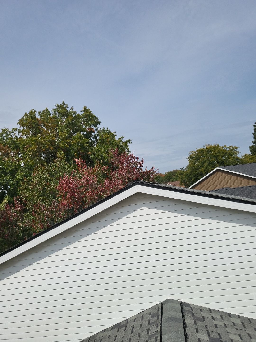 ATLAS PINNACLE COLOR: HEARTHSTONE, DRIP EDGE: BLACK by Eagle Eye Roofing