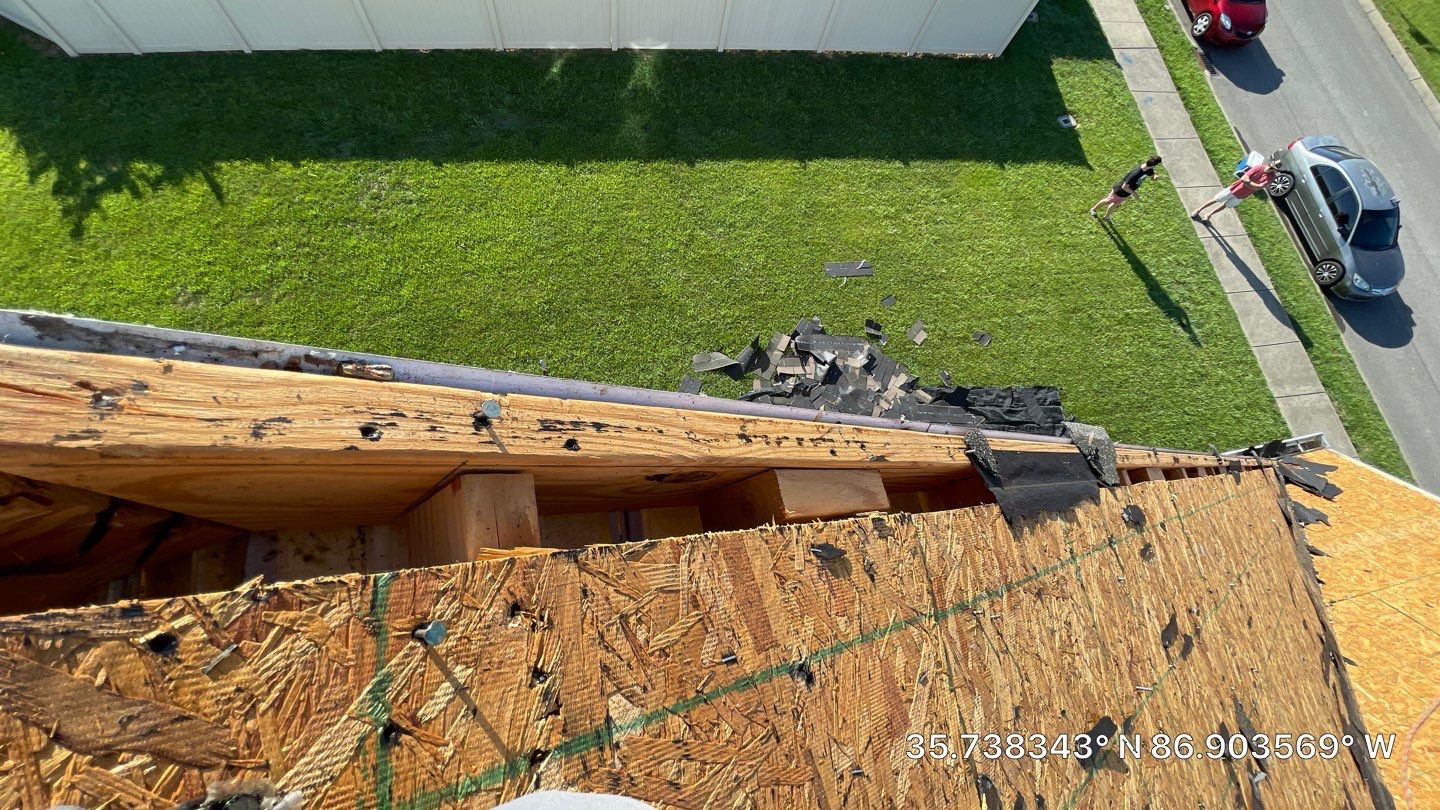 Residential Roofing Installation using Owens Corning Oakridge Roofing System by Undersun Roofing 