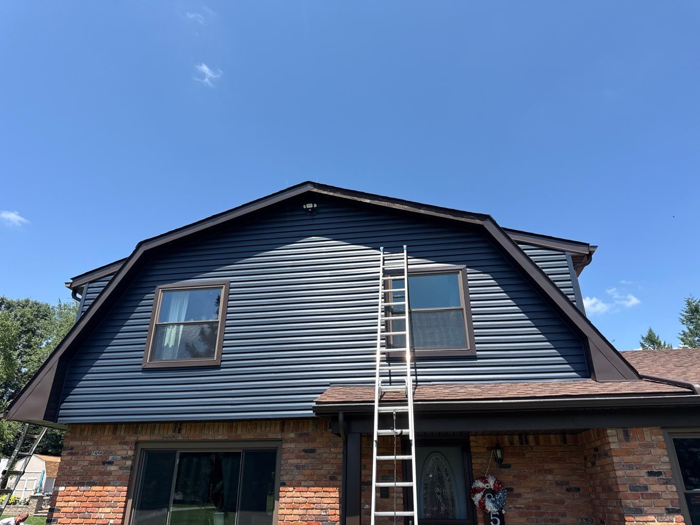 Siding Replacement using Alside Charter Oak D4.5" by 180 Contractors