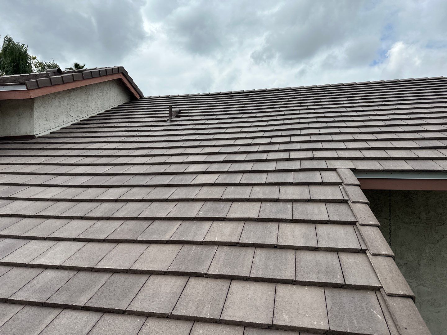 Light Gray Blend Tile by Reimagine Roofing